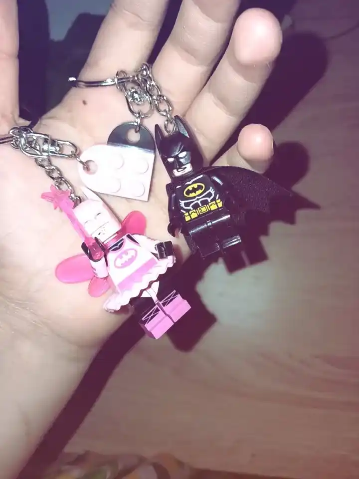 Набор брелоков LEGO Batman: Классический Бэтмен и Розовая Фея-Бэтгёрл