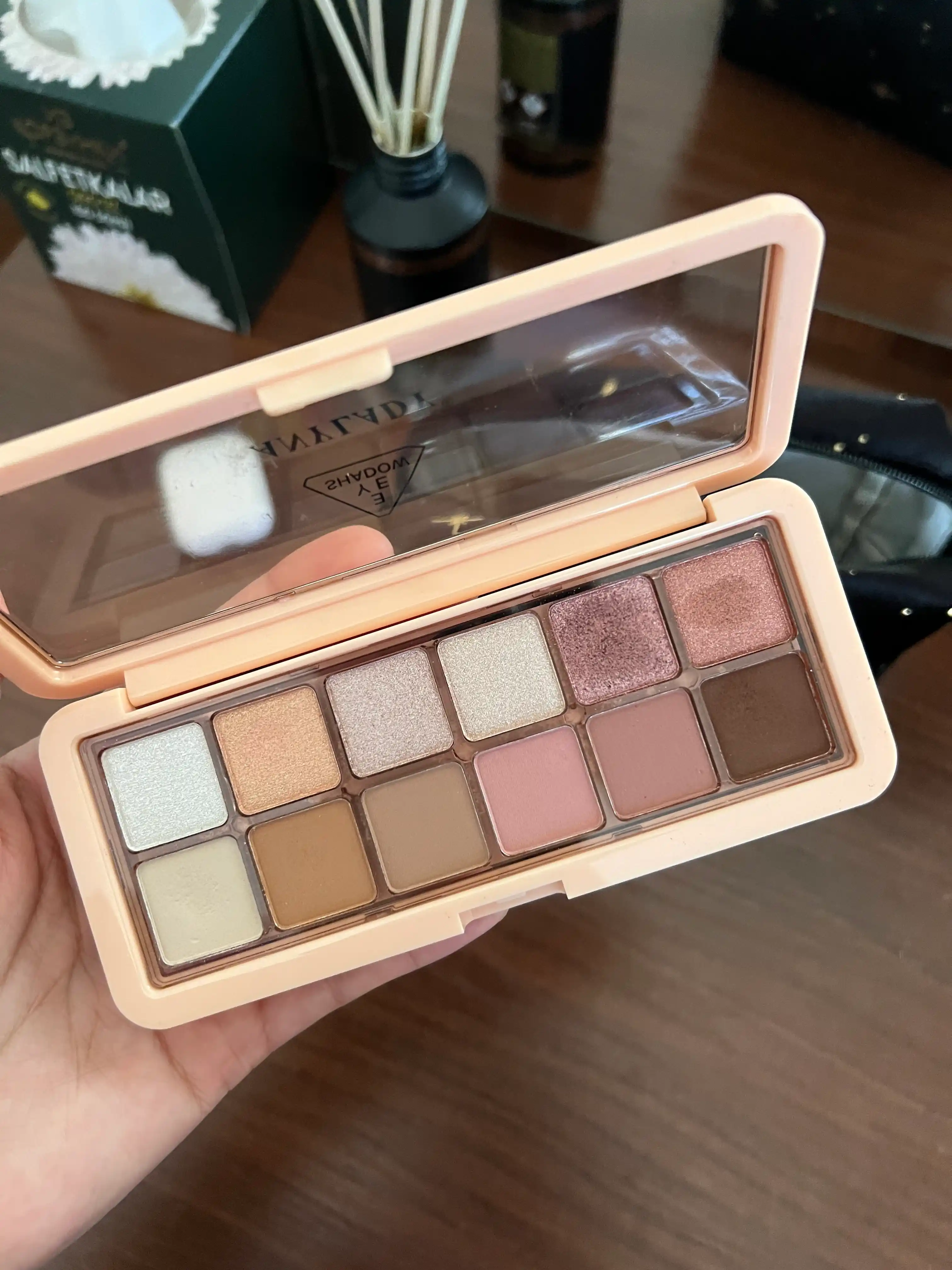 Палетка теней для век ANYLADY 12 Color Eyeshadow Palette