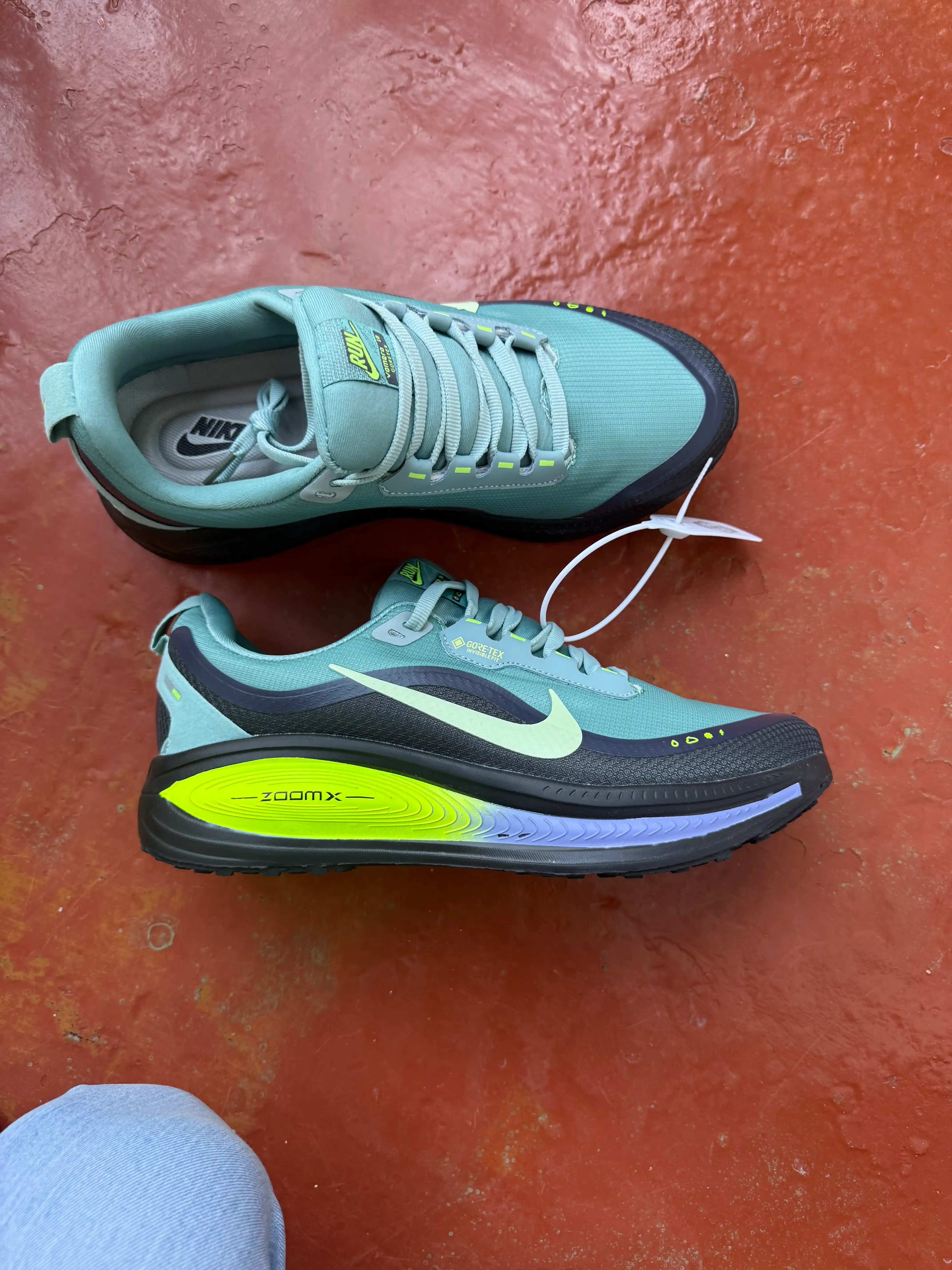 Nike ZoomX Run -Gore-Tex Edition o‘lchamlar: 40-45, 1 o'lcham katta olish tavsiya etiladi