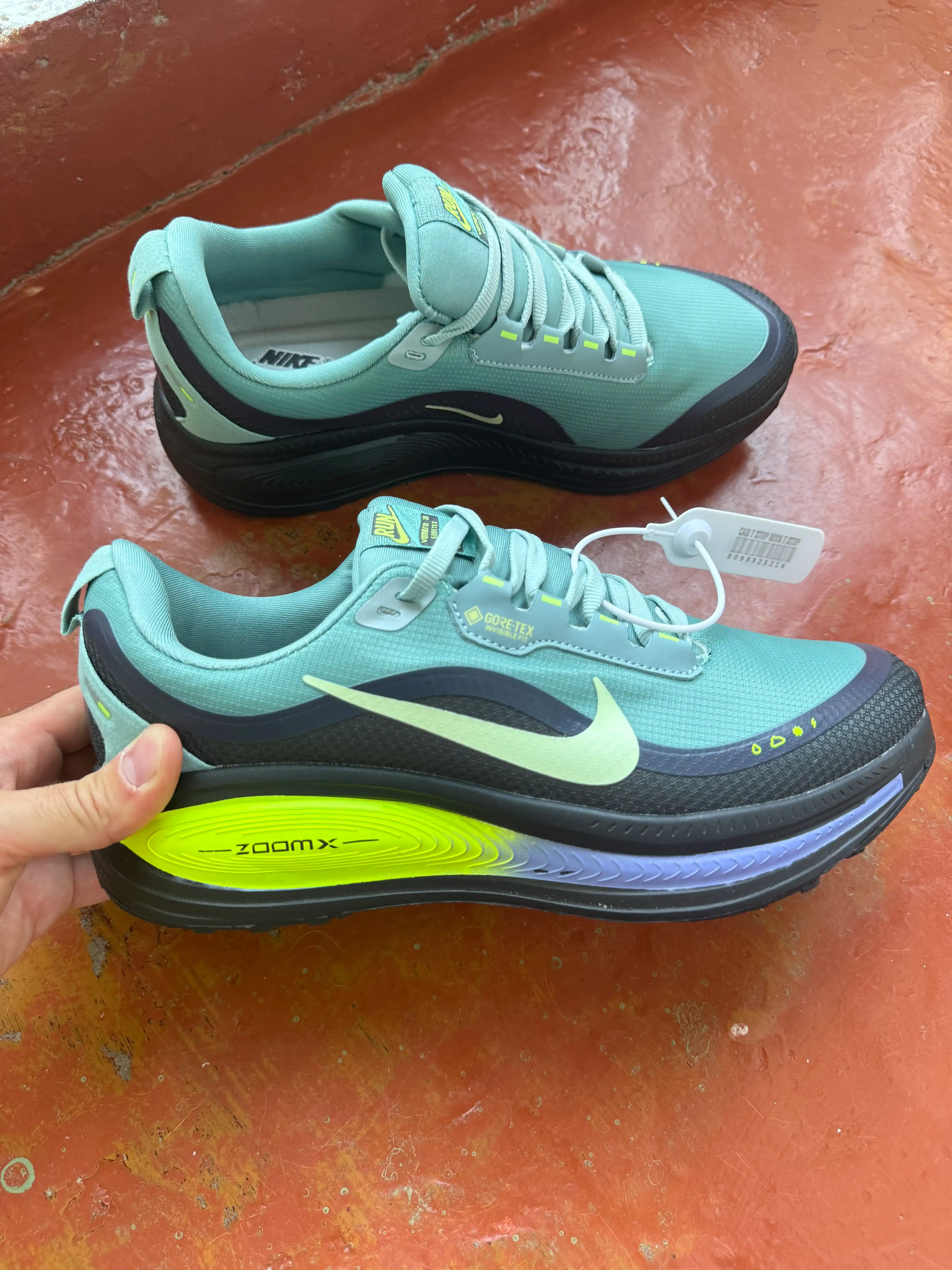 Nike ZoomX Run -Gore-Tex Edition o‘lchamlar: 40-45, 1 o'lcham katta olish tavsiya etiladi