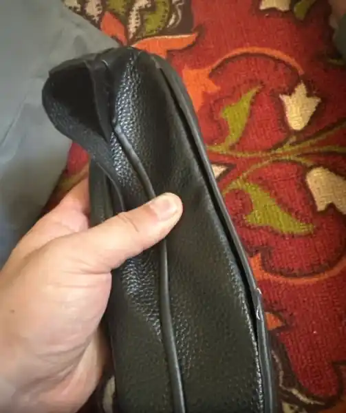 Erkaklar charm mokasinlari. Egiluvchan mokasinlar