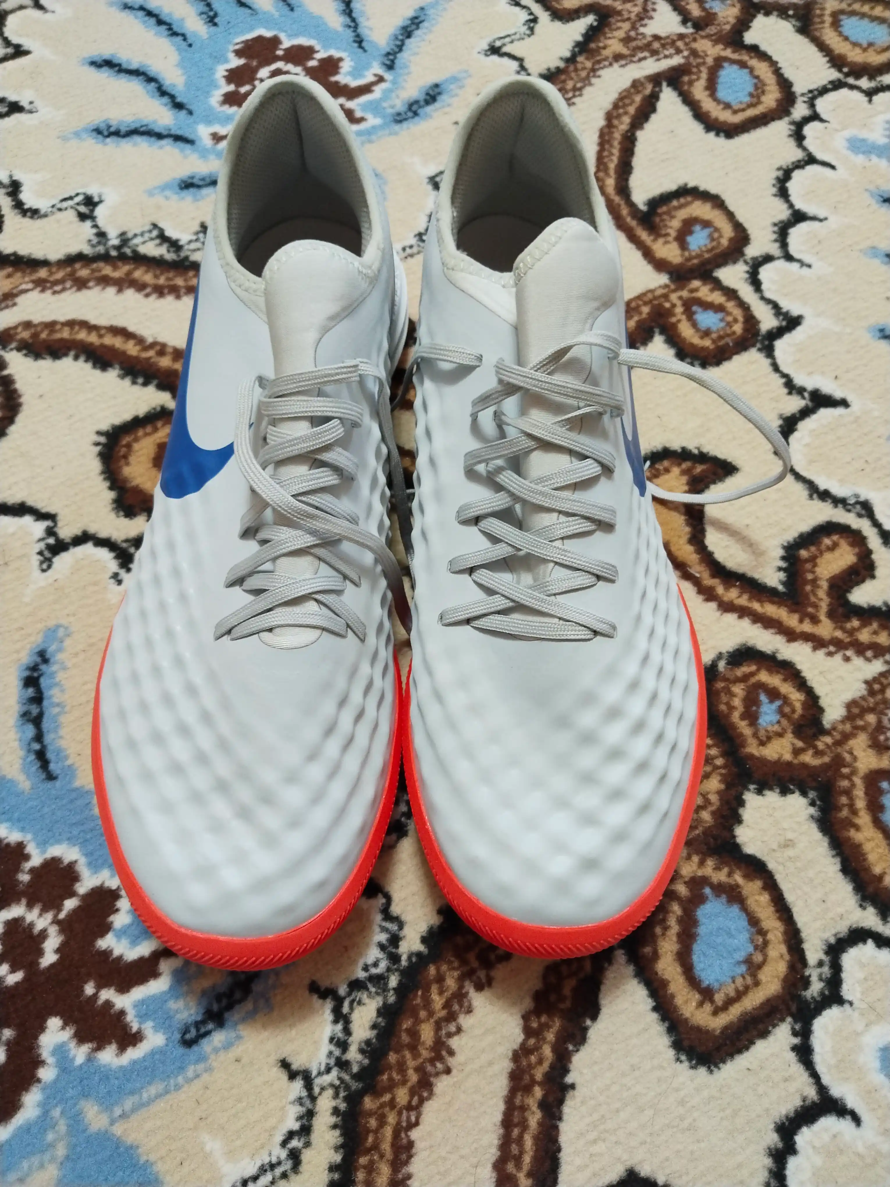Футбольные сороконожки Magista (TF газон)