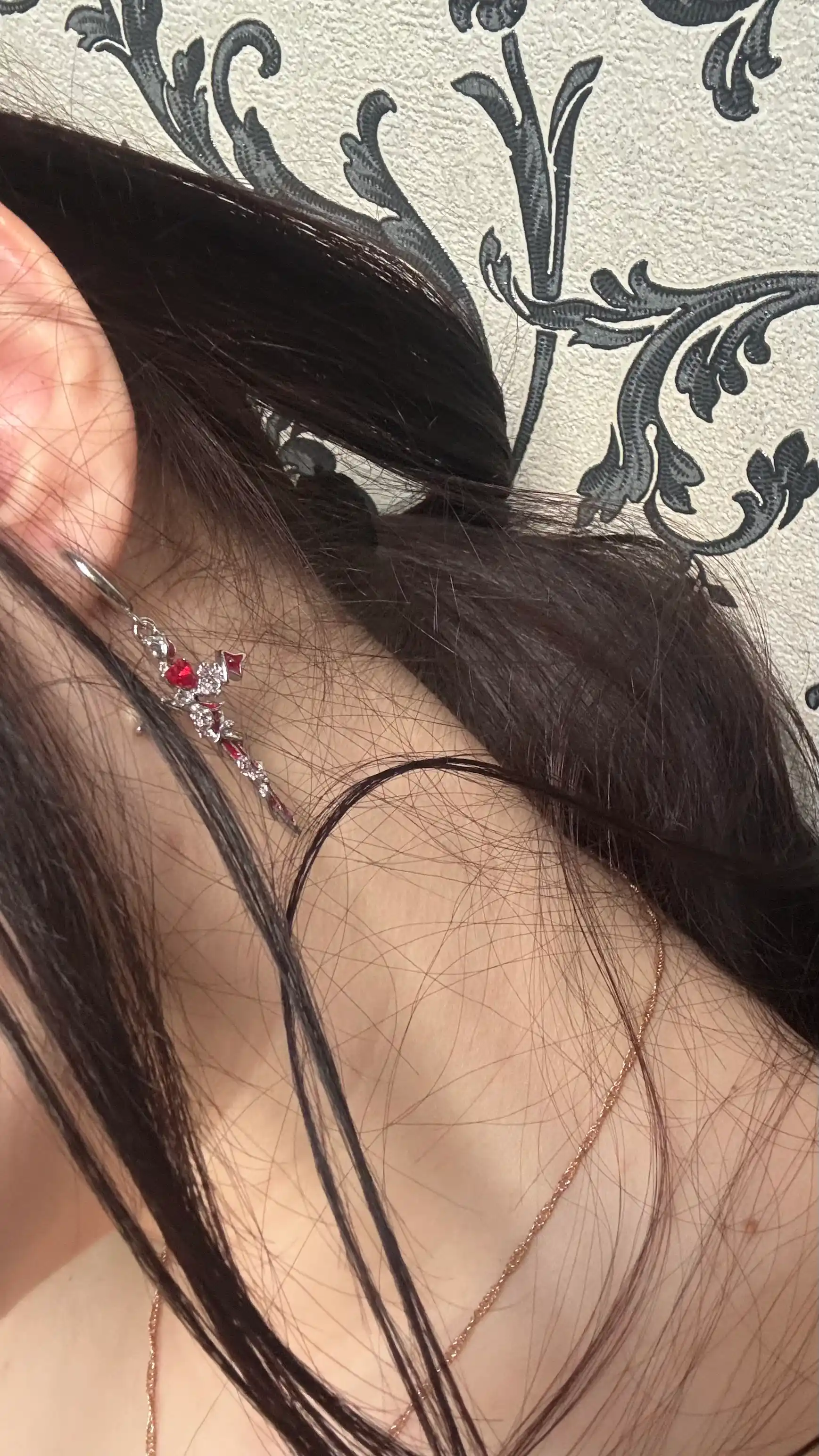 Женские серьги в виде креста
