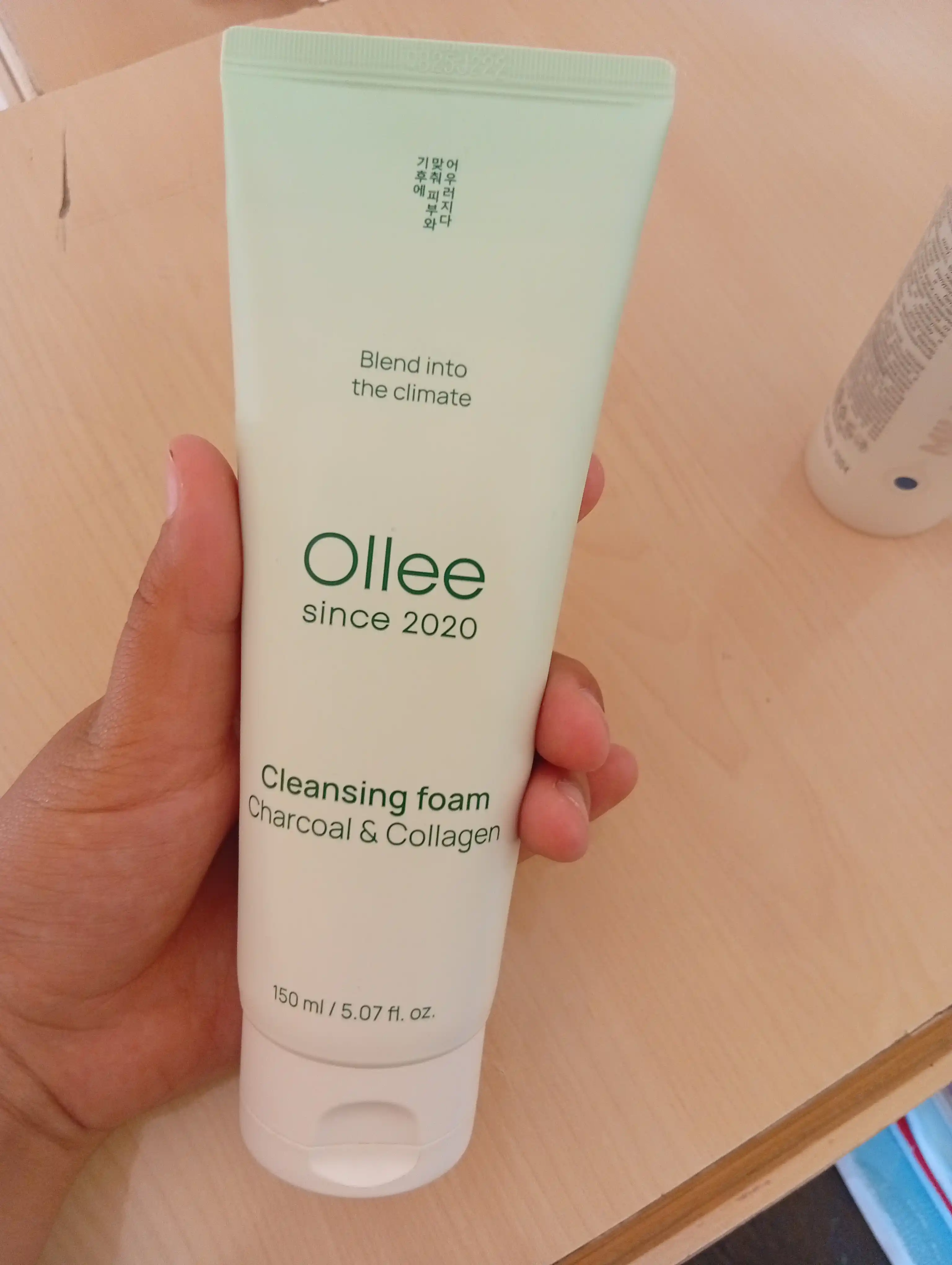 OLLEE Cleansing Foam ko‘mir va kollagenli yuz yuvish ko‘pigi, 150 ml