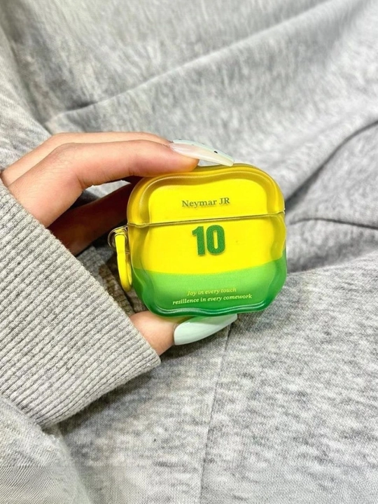 Текстурированный чехол для AirPods с объемным 3D цветком