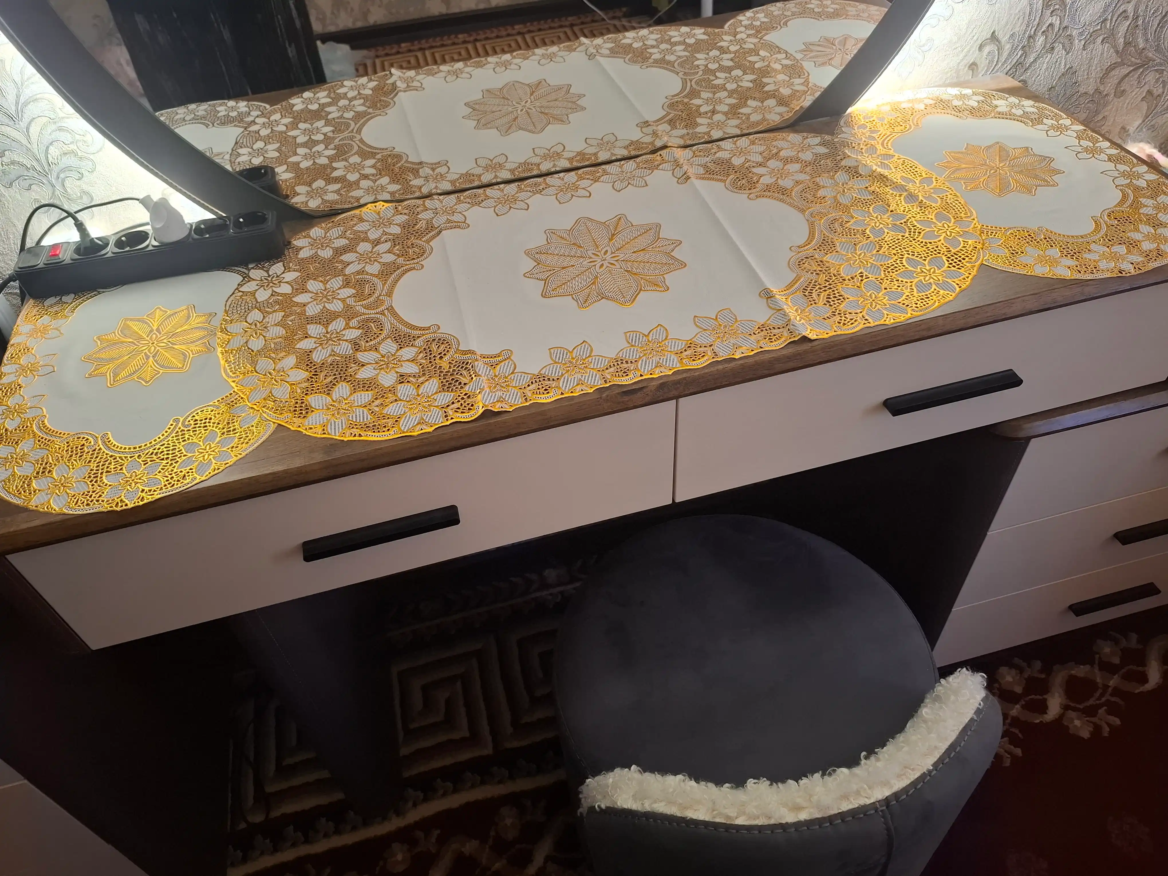 Декоративная клеёнка для мебели Gold Edition