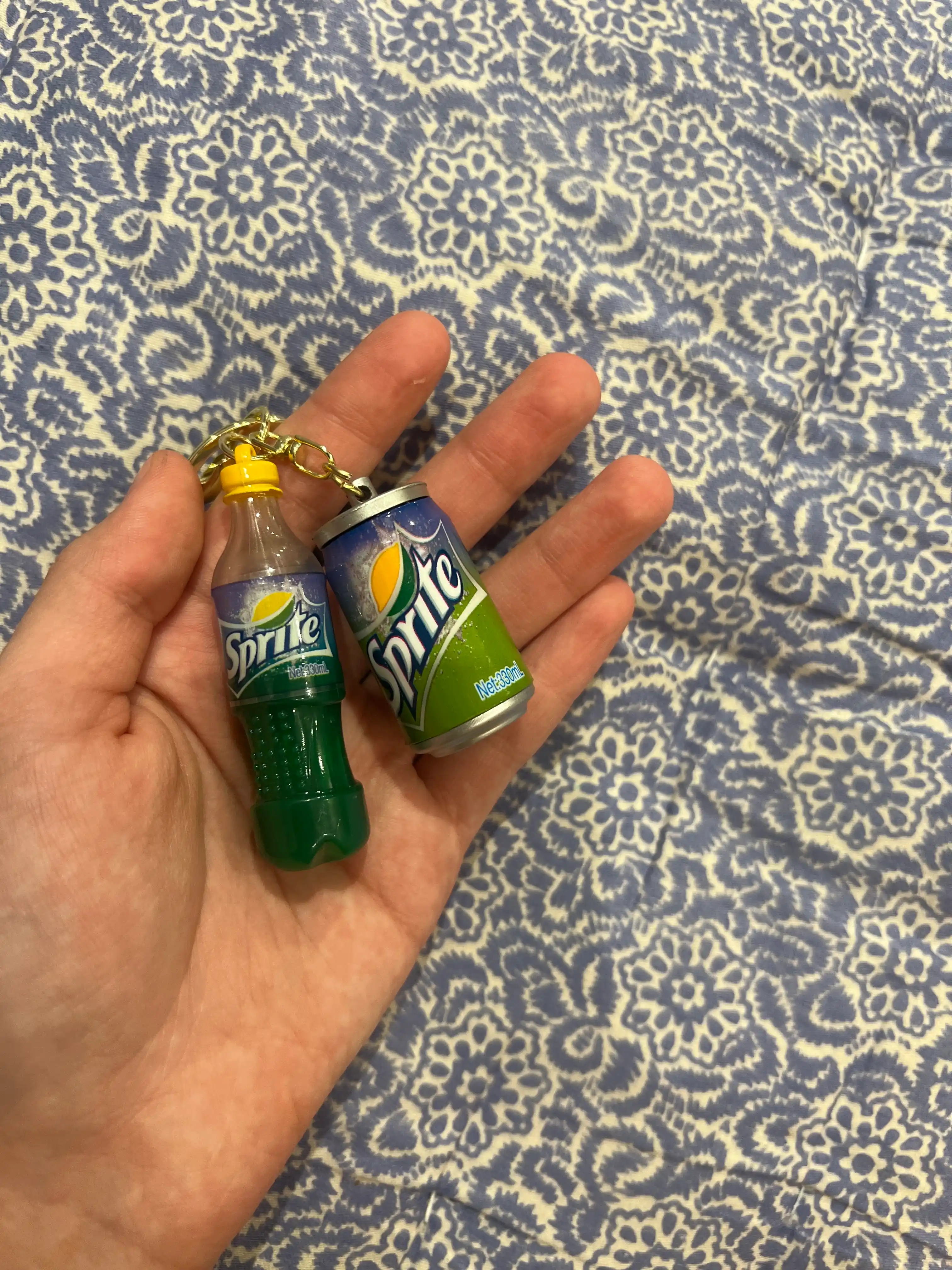 "Mini-ichimliklar" breloklari: Cola, Pepsi, Fanta, Sprite —Mini-o'yinchoqlar, sovg'a uchun