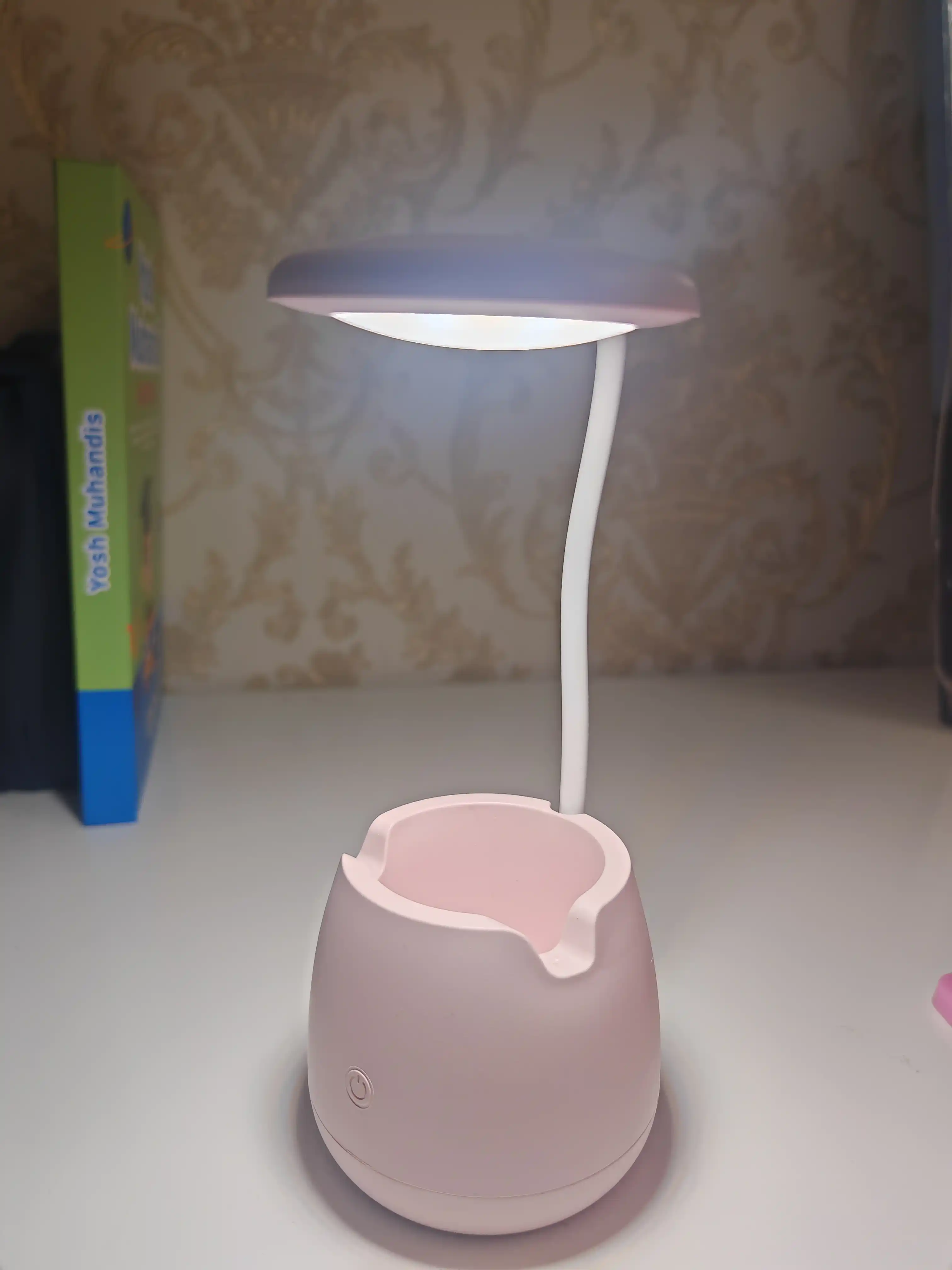 Настольная LED лампа с гибкой ножкой и органайзером