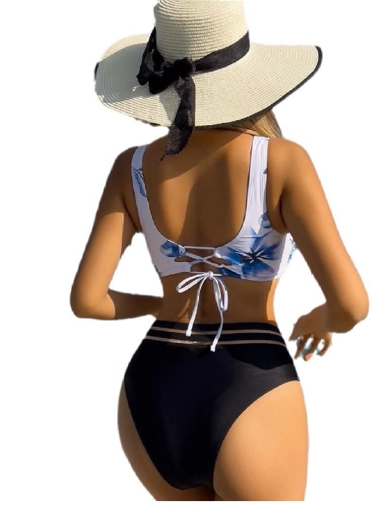 Ayollar suzish kostyumi