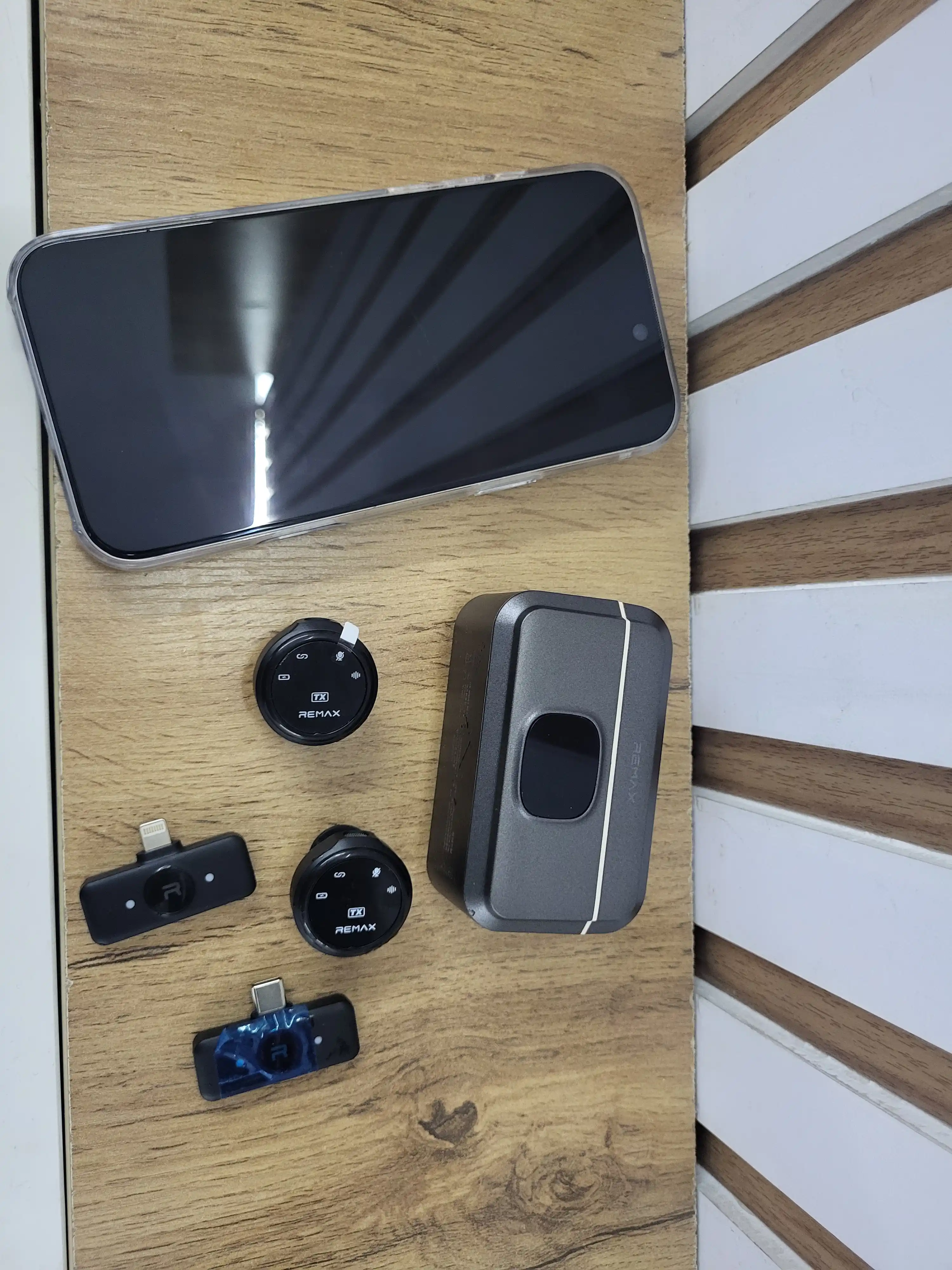 Simsiz petlichka mikrofon telefon uchun Type-C / Lightning, kontent va intervyu uchun