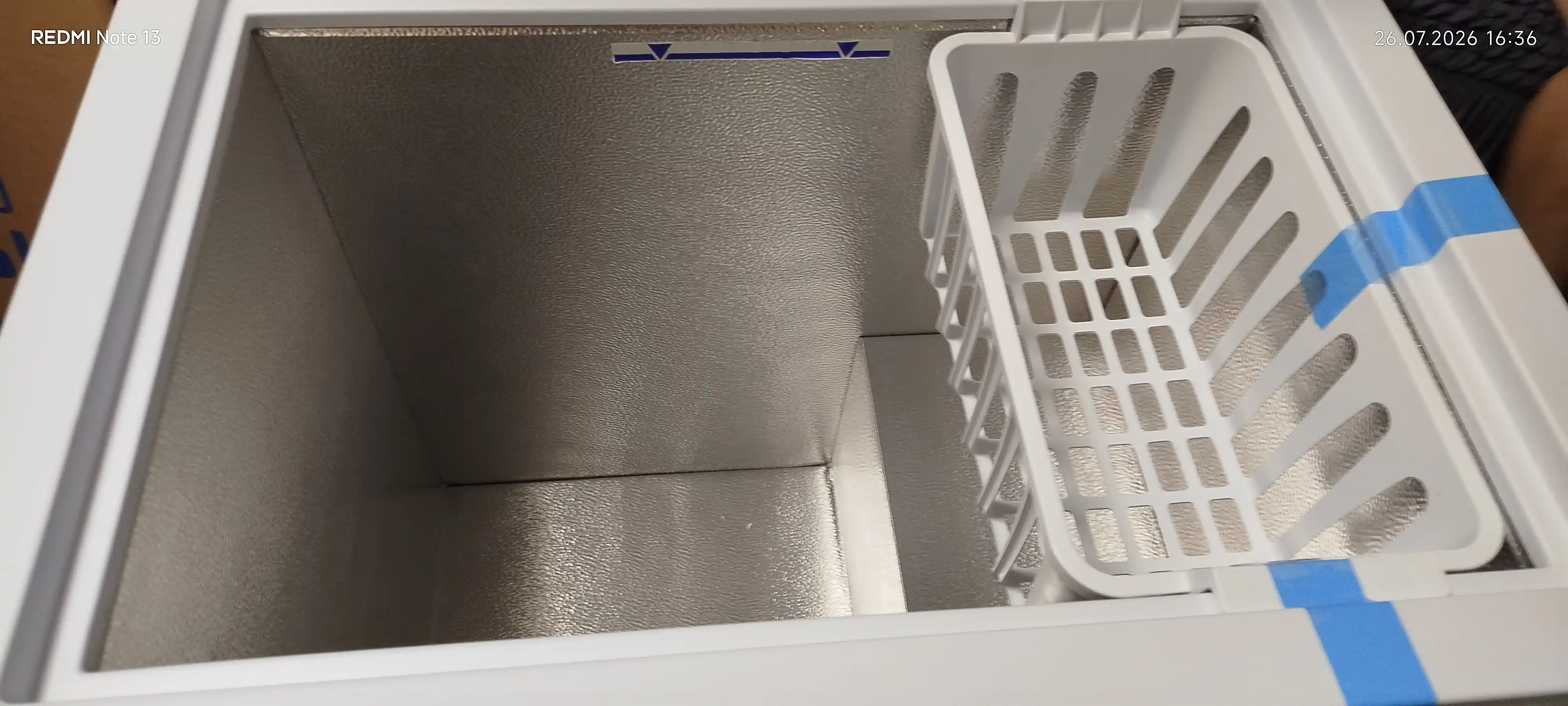 Biryusa 155KVS yopiq qopqoqli muzlatgich, hajmi 145 L, invertor kompressor