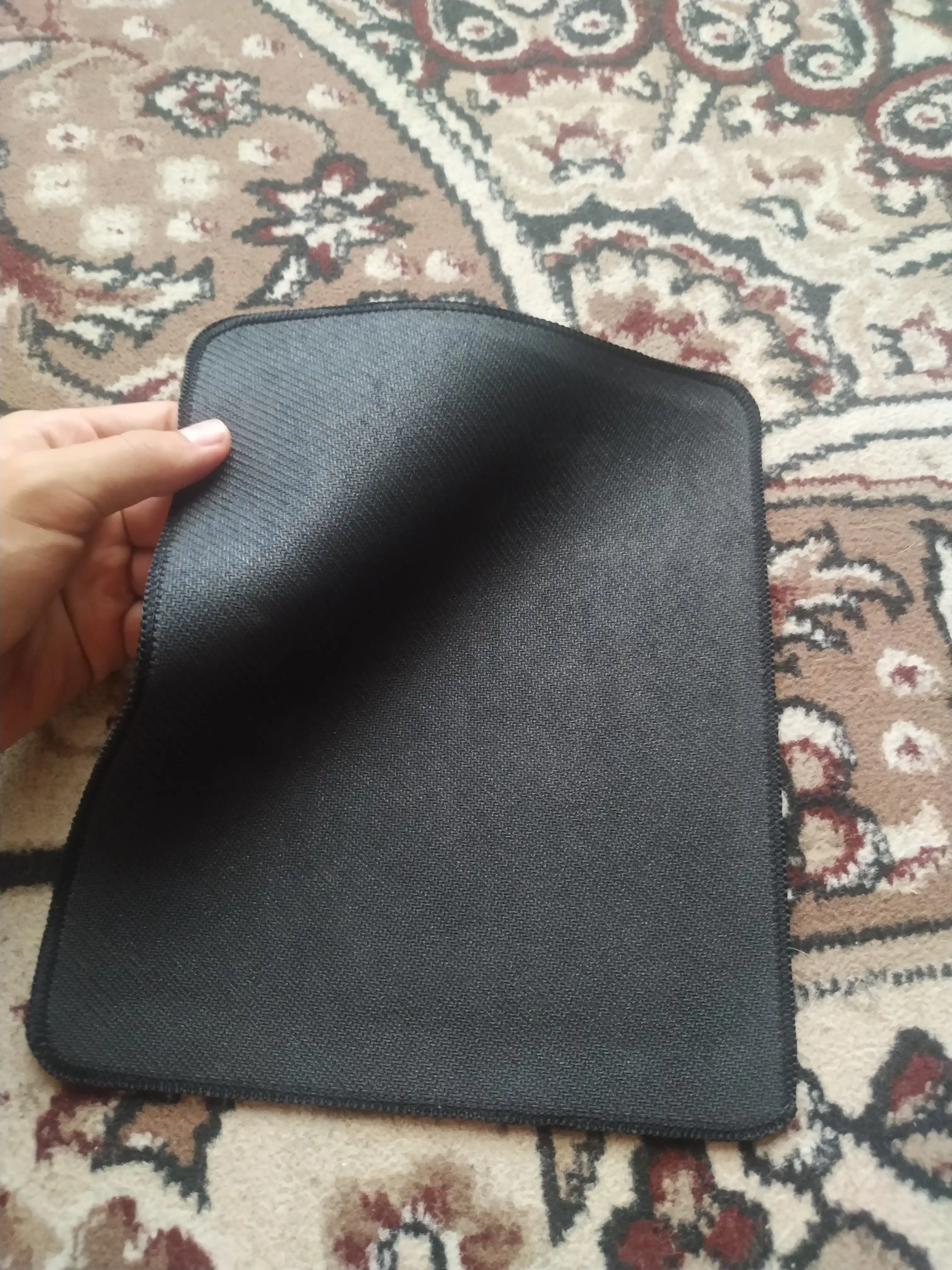Gaming Mouse Pad – Katta O'lchamli, Sirpanmaydigan, Aniq Sensor va Premium Gilamcha