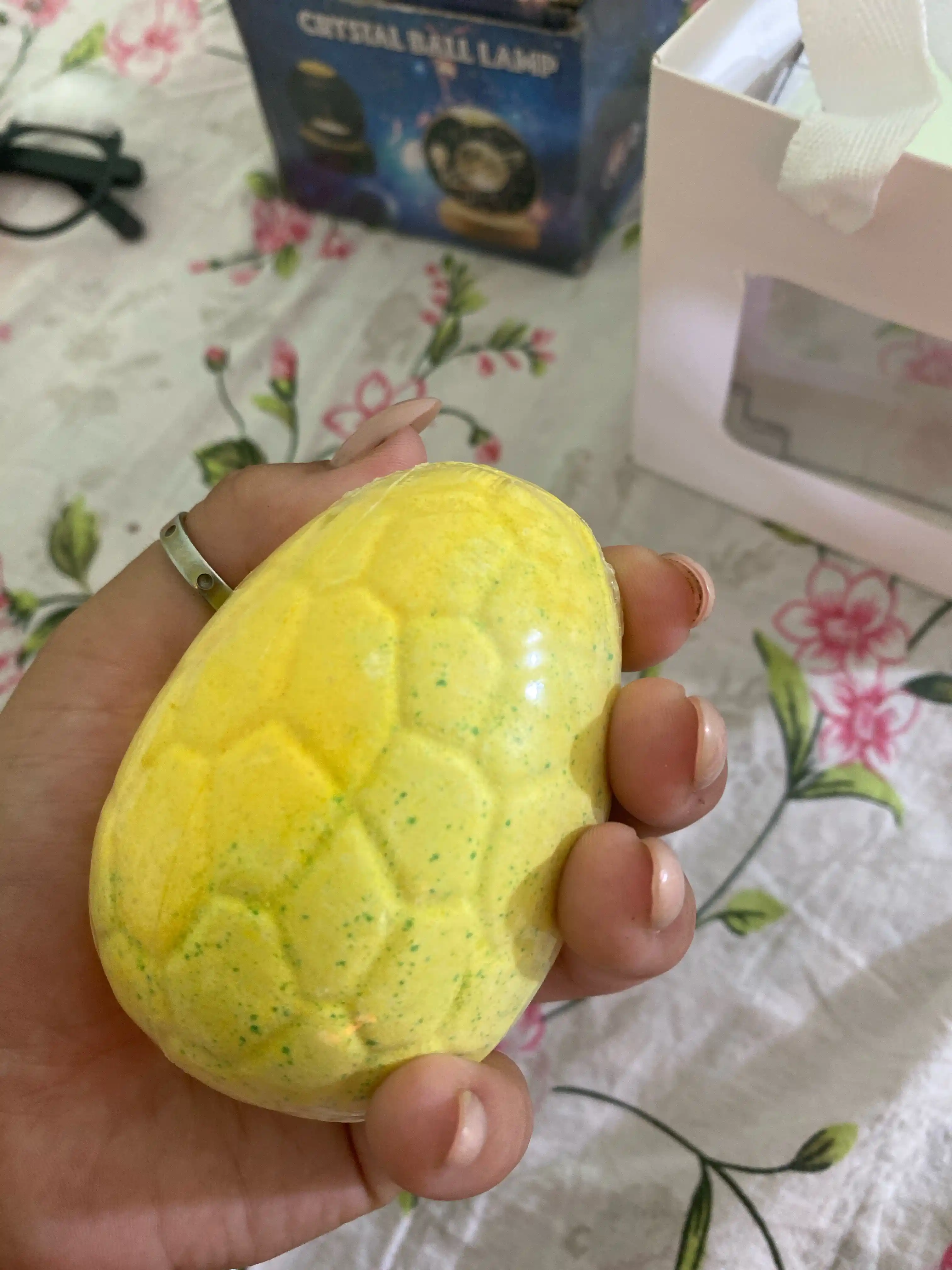 Бомбочка для ванны, детская, с игрушкой внутри, гейзер, сюрприз