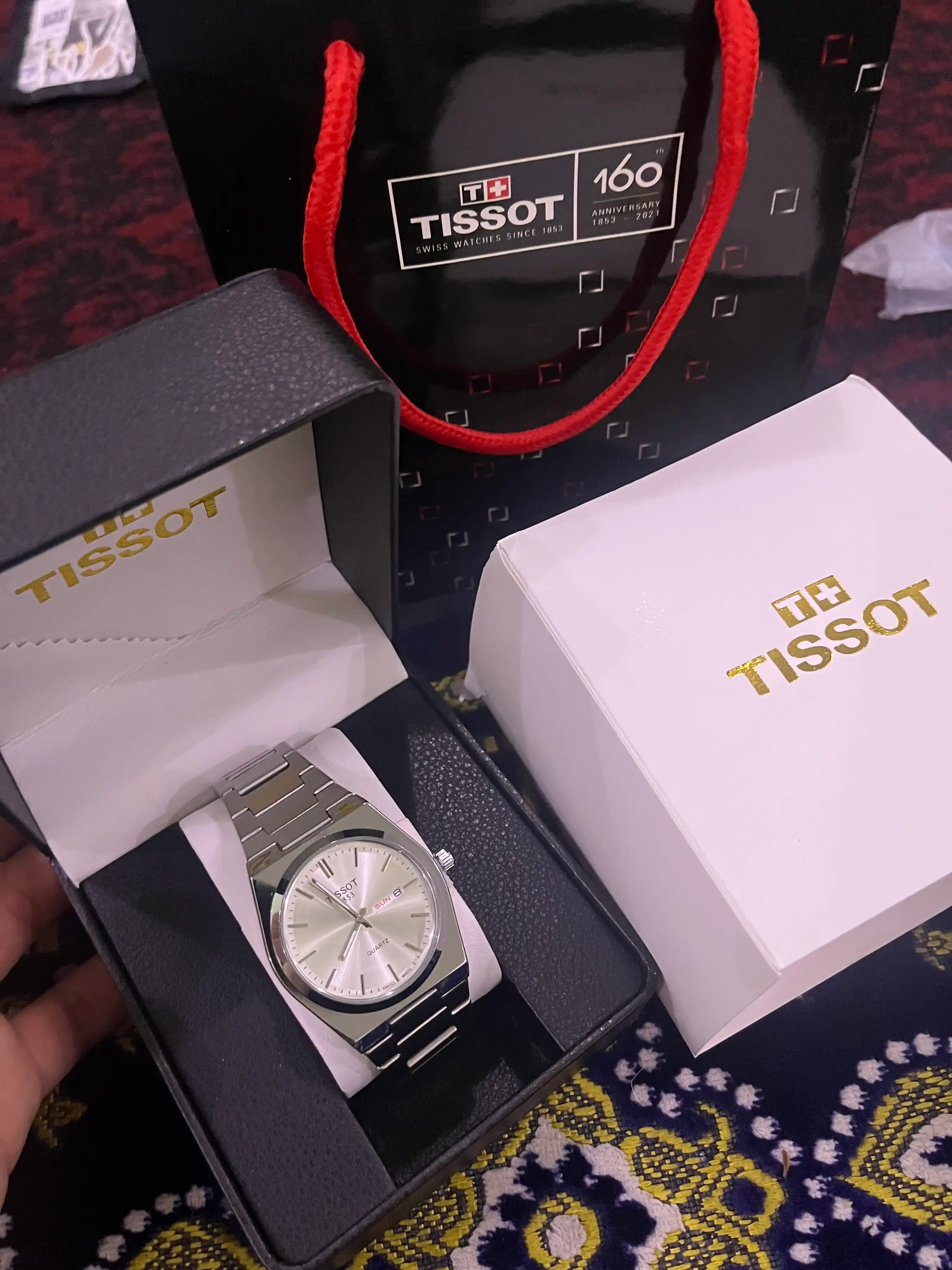 Tssot erkaklar qo‘l soati, sovg‘a qutisida, hujjatlar bilan