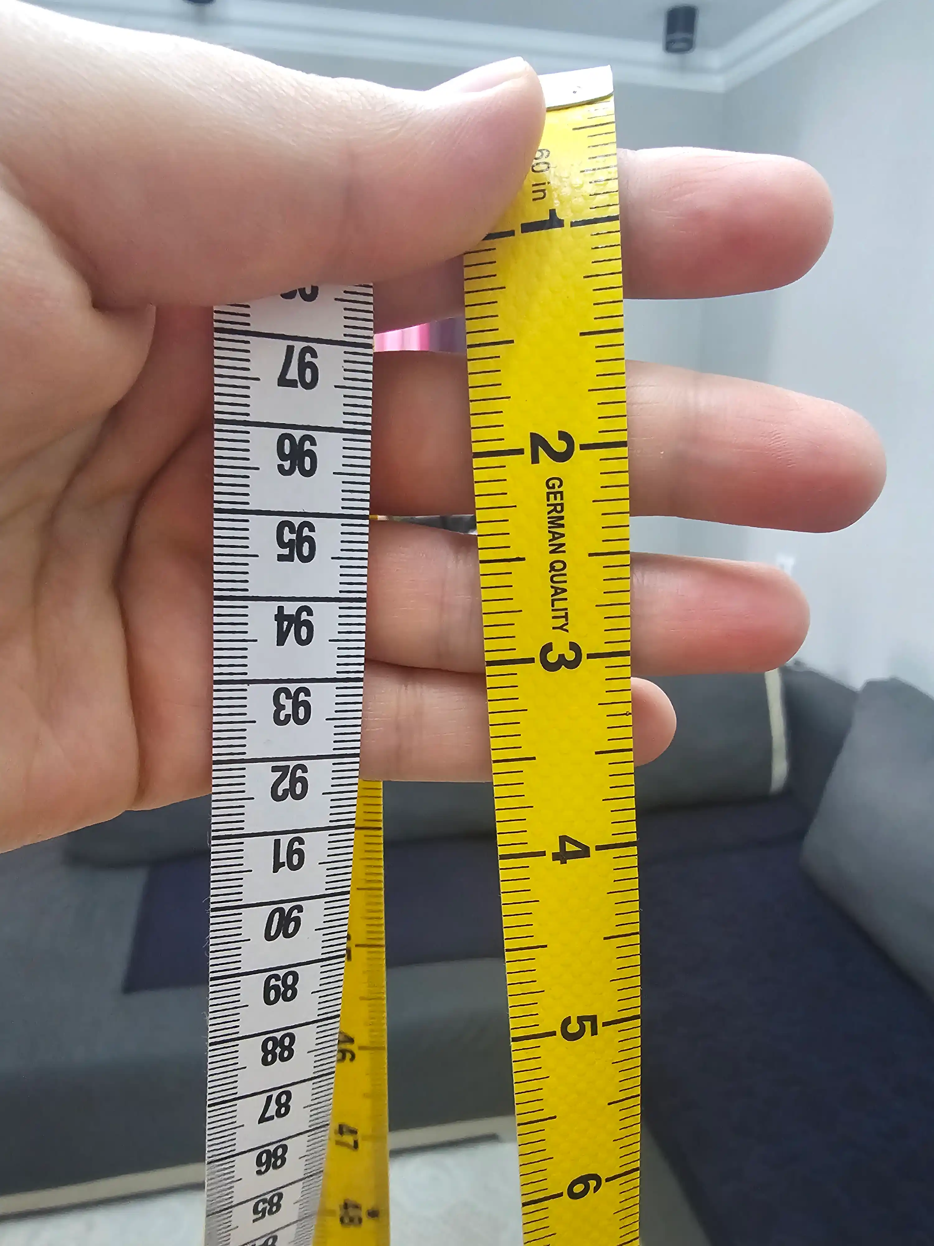 To‘qimachilik, tikuv mashinalari, andazalarni bichish uchun mo‘ljallangan santimetr lenta, metr