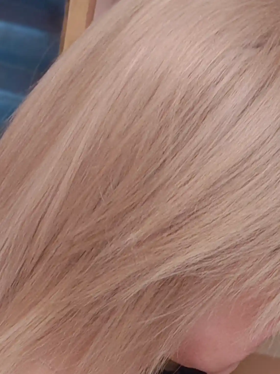 COLOR NATURALS Soch bo‘yoqi №111 Kuchli yorug‘lik Platinum blond
