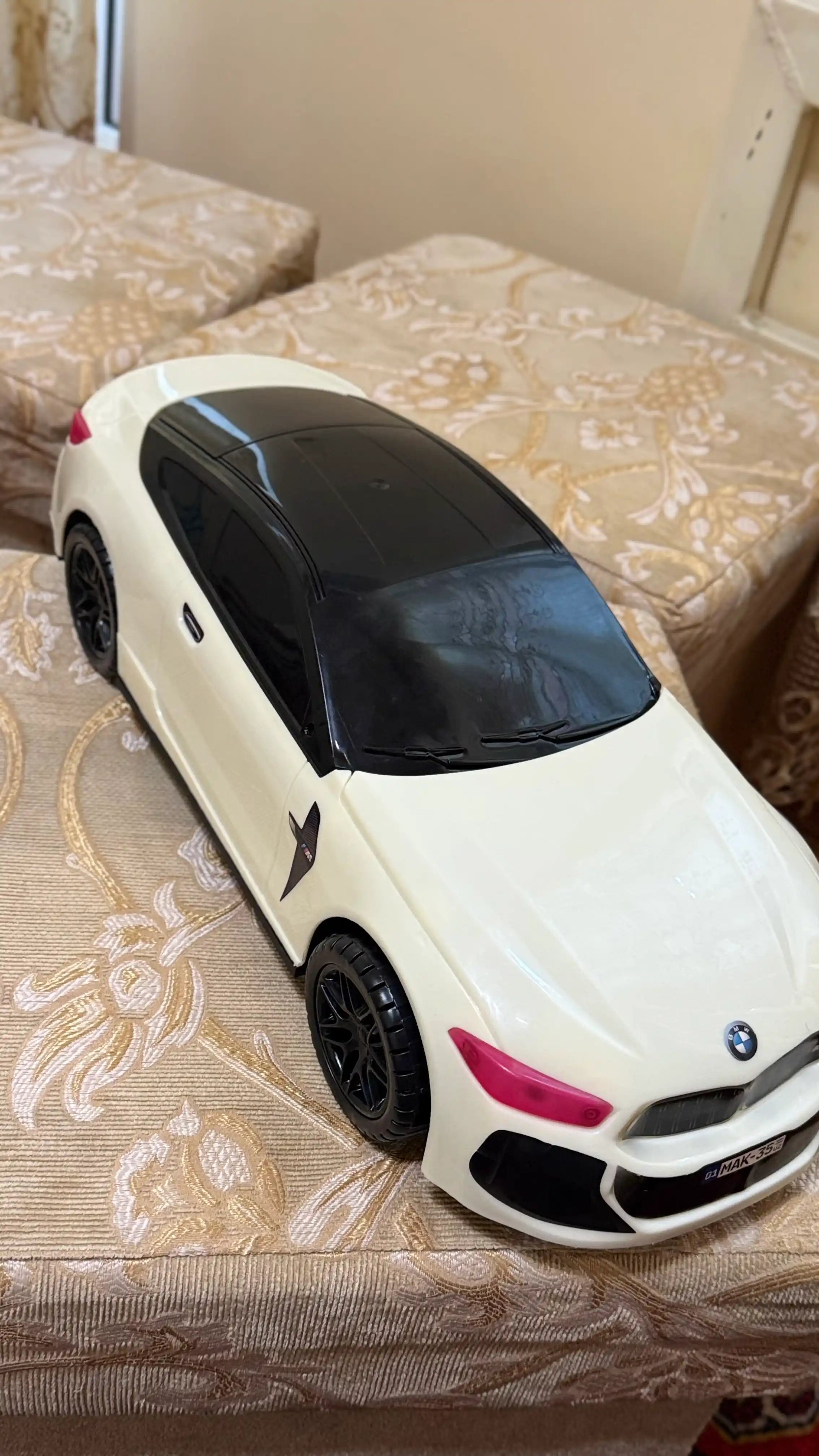 Игрушечный автомобиль в виде BMW, детское автокресло, энергичная машина