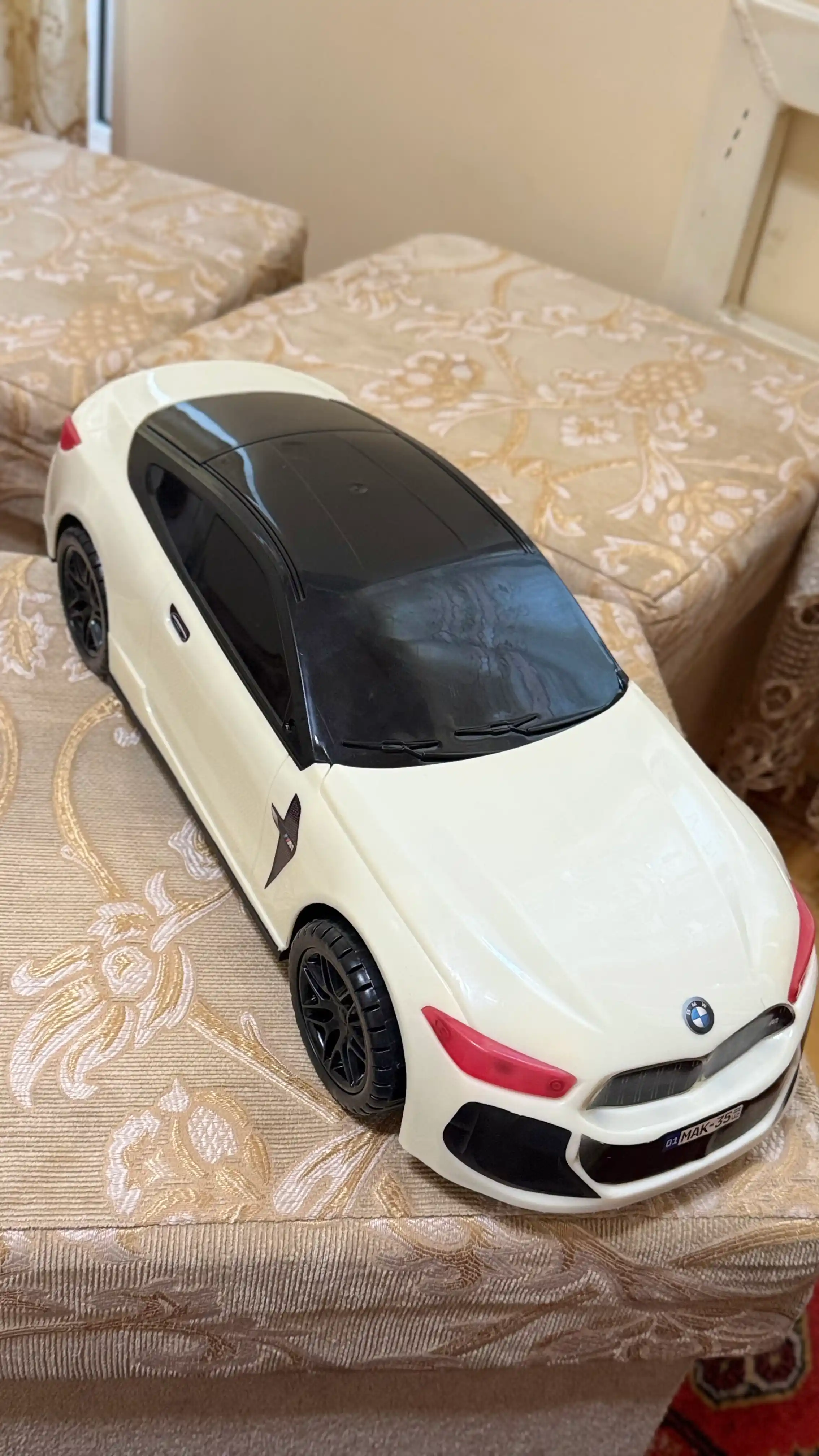 Игрушечный автомобиль в виде BMW, детское автокресло, энергичная машина