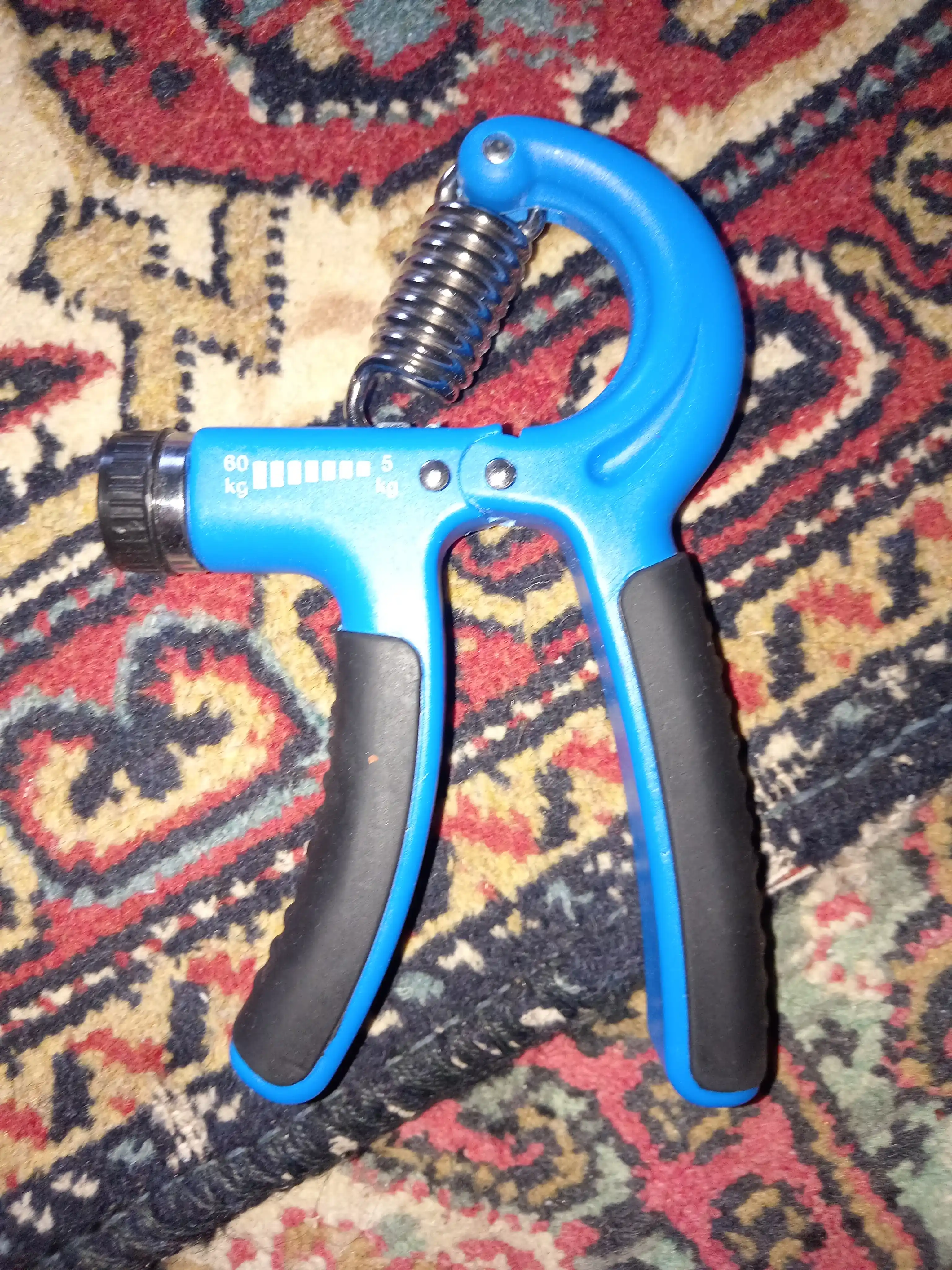 Qo‘l uchun bilak hisoblagichli espander, sozlanadigan. 10 – 60 kg