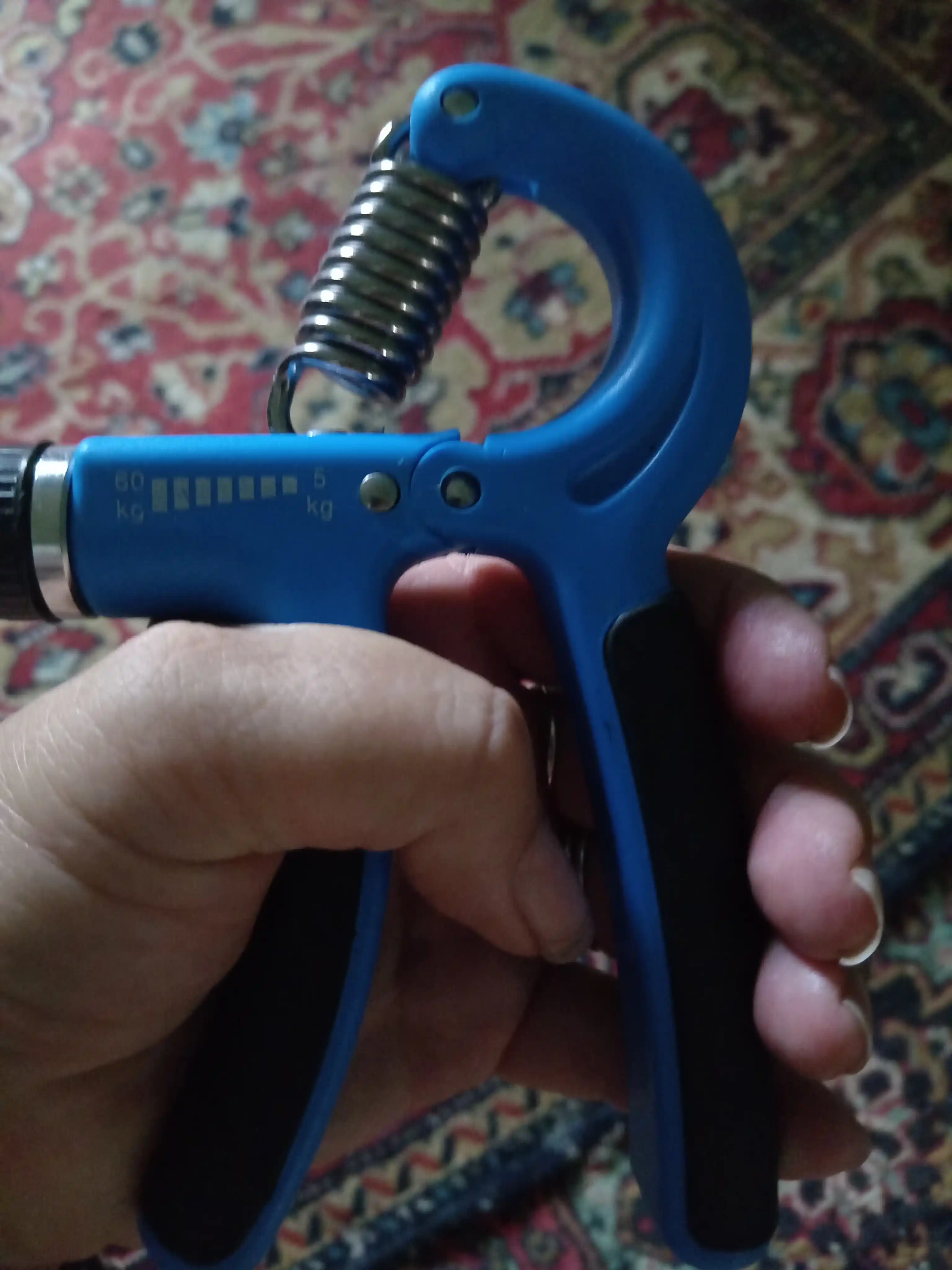 Qo‘l uchun bilak hisoblagichli espander, sozlanadigan. 10 – 60 kg