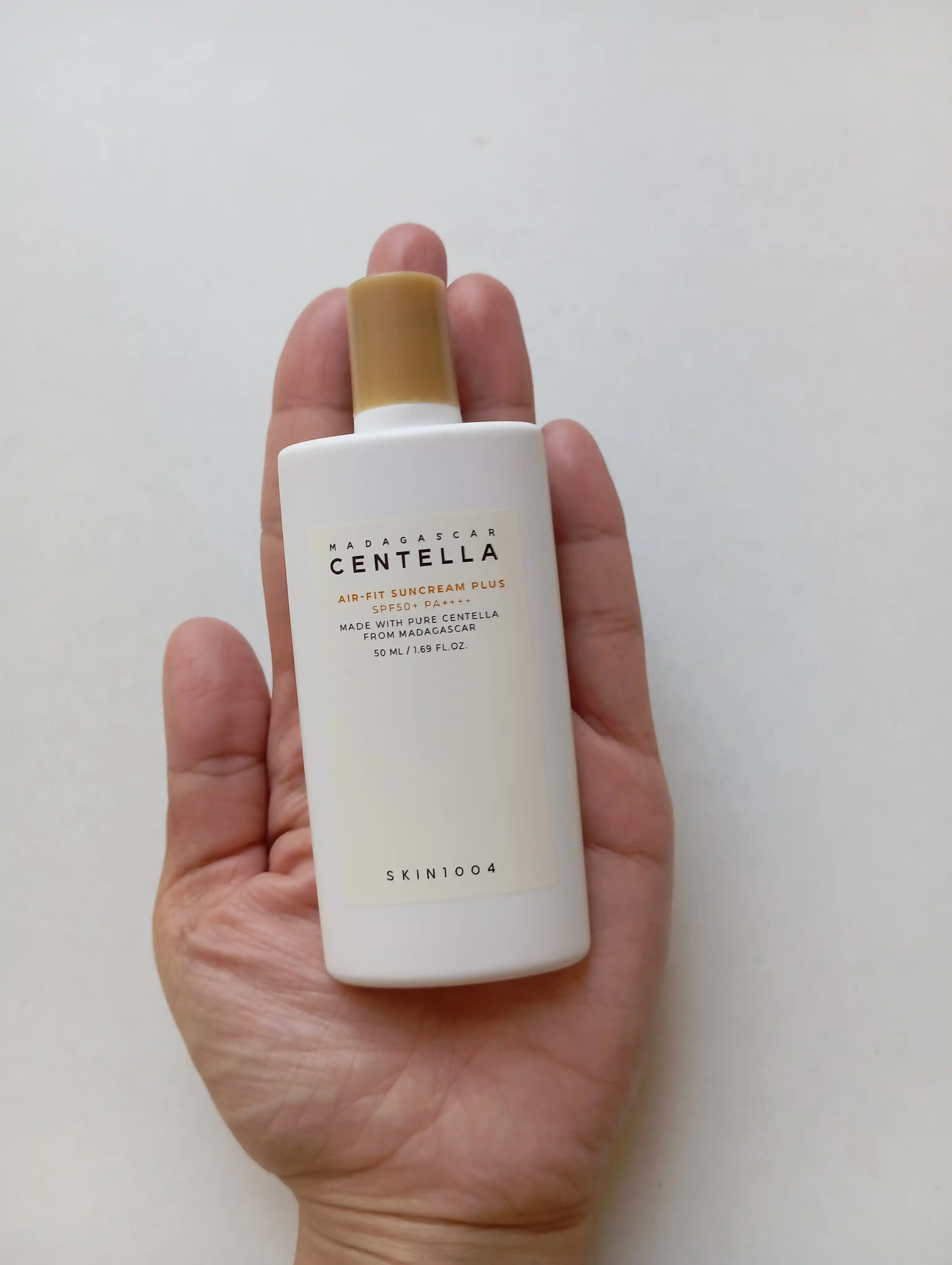 Солнцезащитный крем с центеллой SPF 50+ Skin1004 Madagascar 50 мл