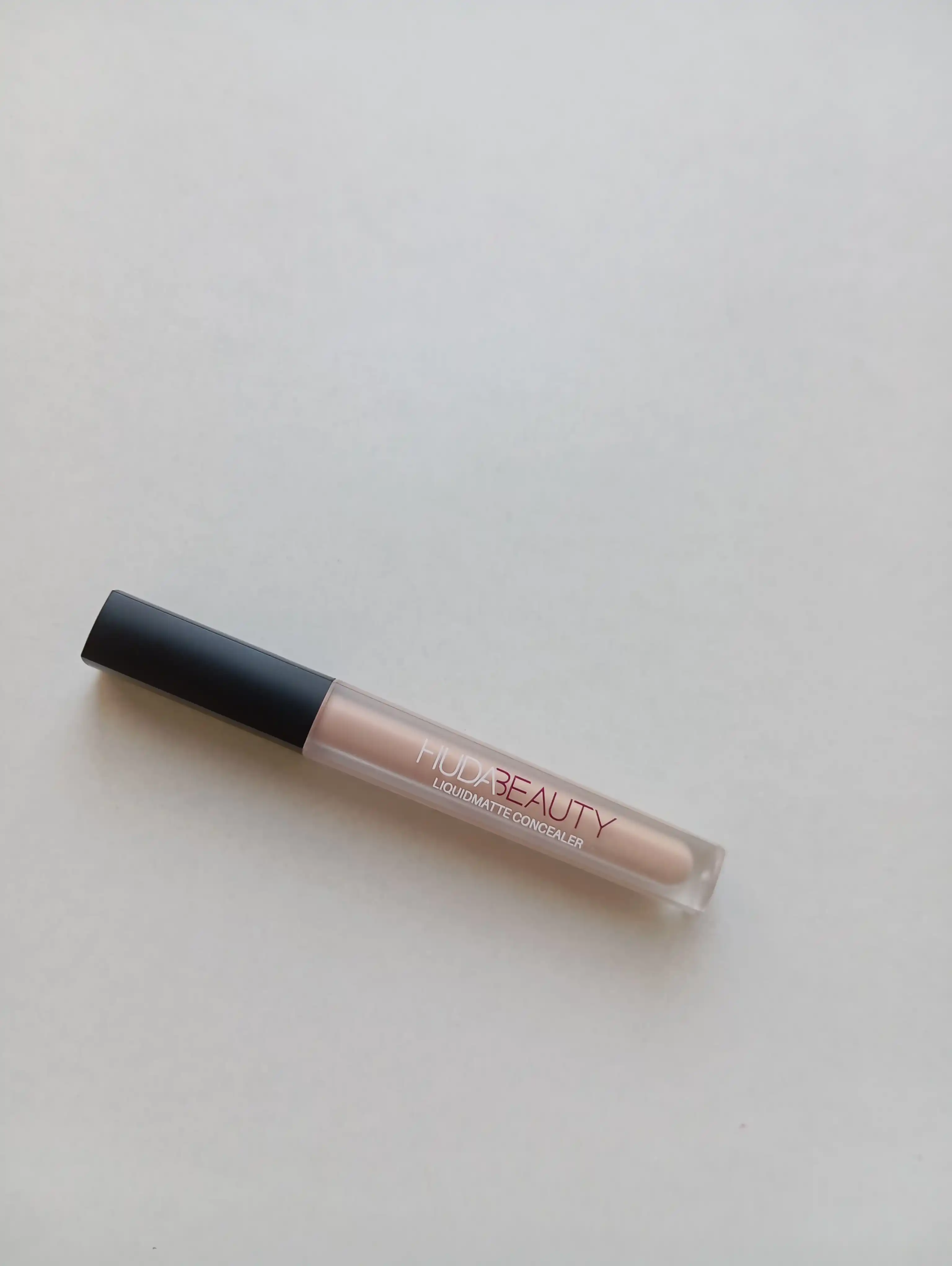 Yuz va ko‘z atrofi terisi uchun tonal konsiler, Huda Beauty, 5 g