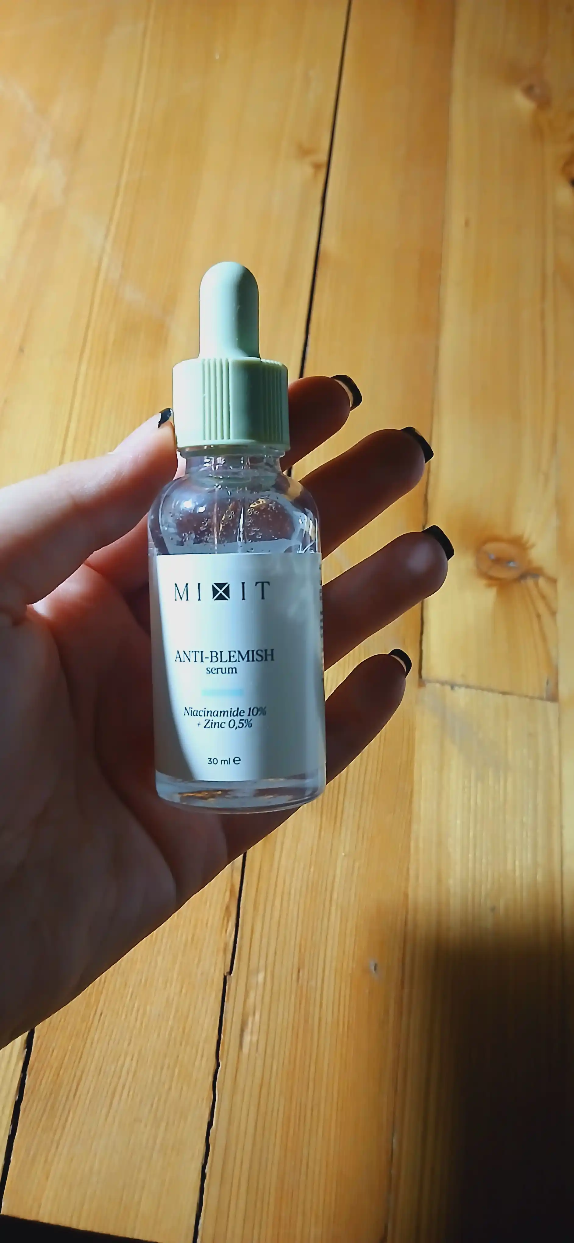 Саморегулирующая сыворотка с ниацинамидом и цинком MIXIT Anti-Blemish Serum, 30 мл