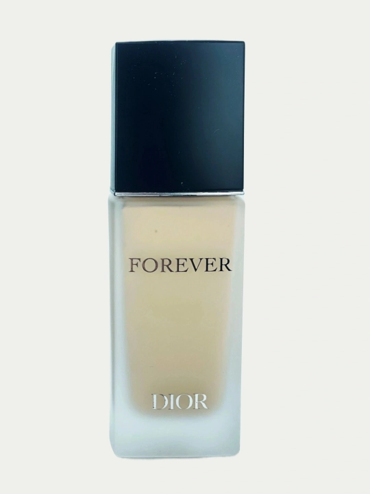 Стойким оттенком. Dior Forever — стойкий тональный крем 24 часа с SPF 15, оттенок 0N