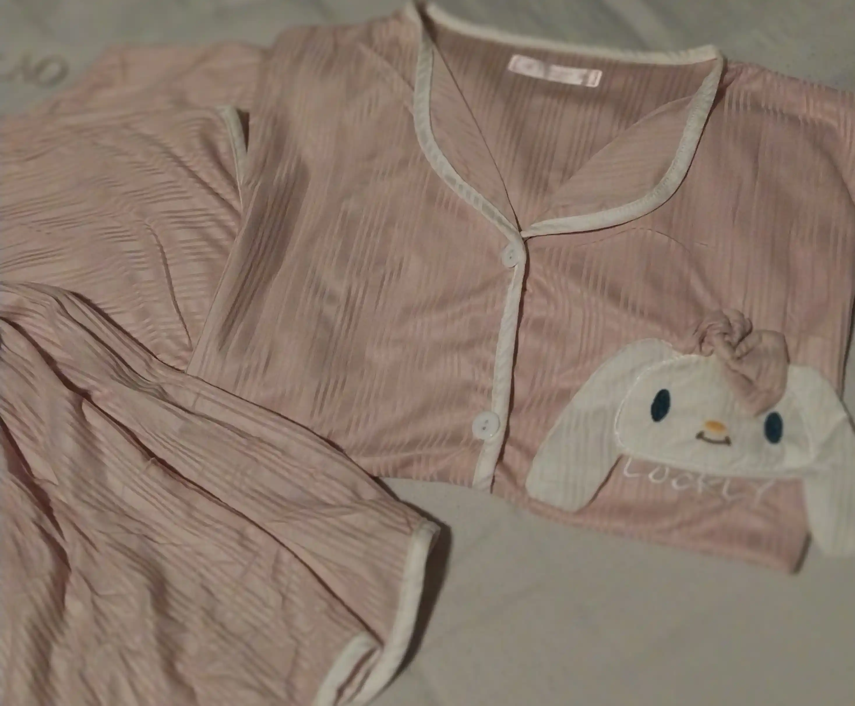 Ayollar pijamasi komplekt 3 tasi 1, ko‘ylak, shortik va shim, 4 rang, M-XL