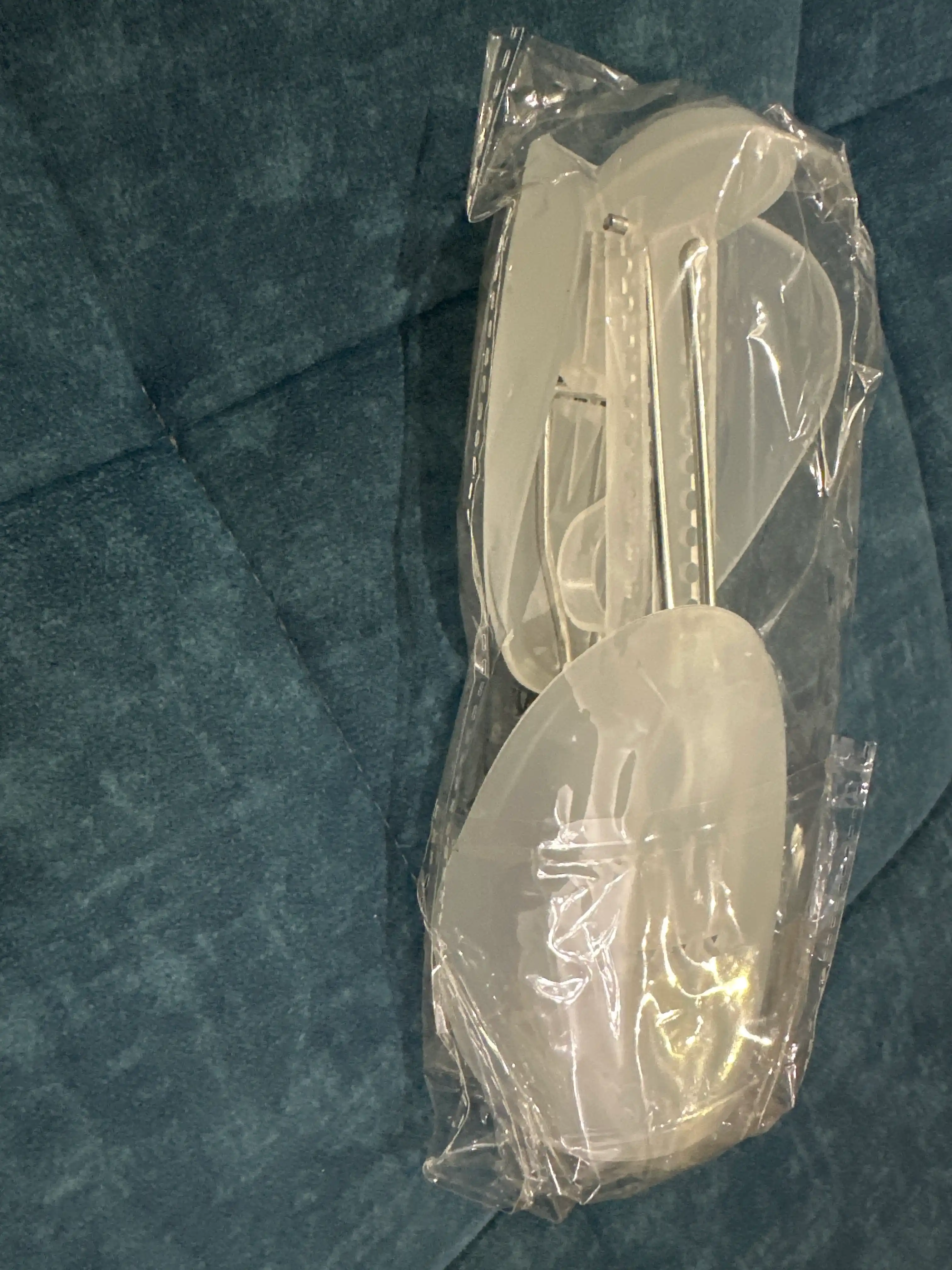 Plastik, universal, poyabzal uchun cho‘zgich, sozlanadigan poyabzal qoliplari