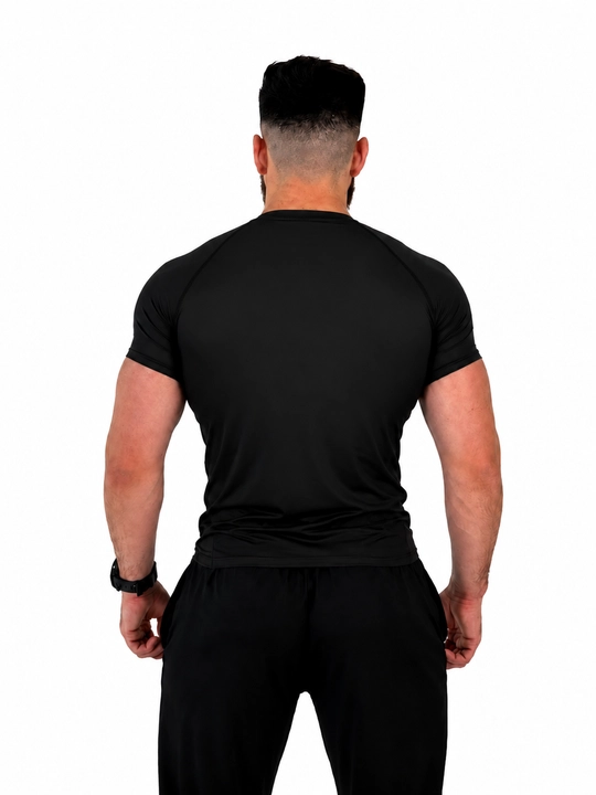 Erkaklar uchun mashg‘ulotlar, fitnes va yakkakurashlar uchun sport, kompression rashgard