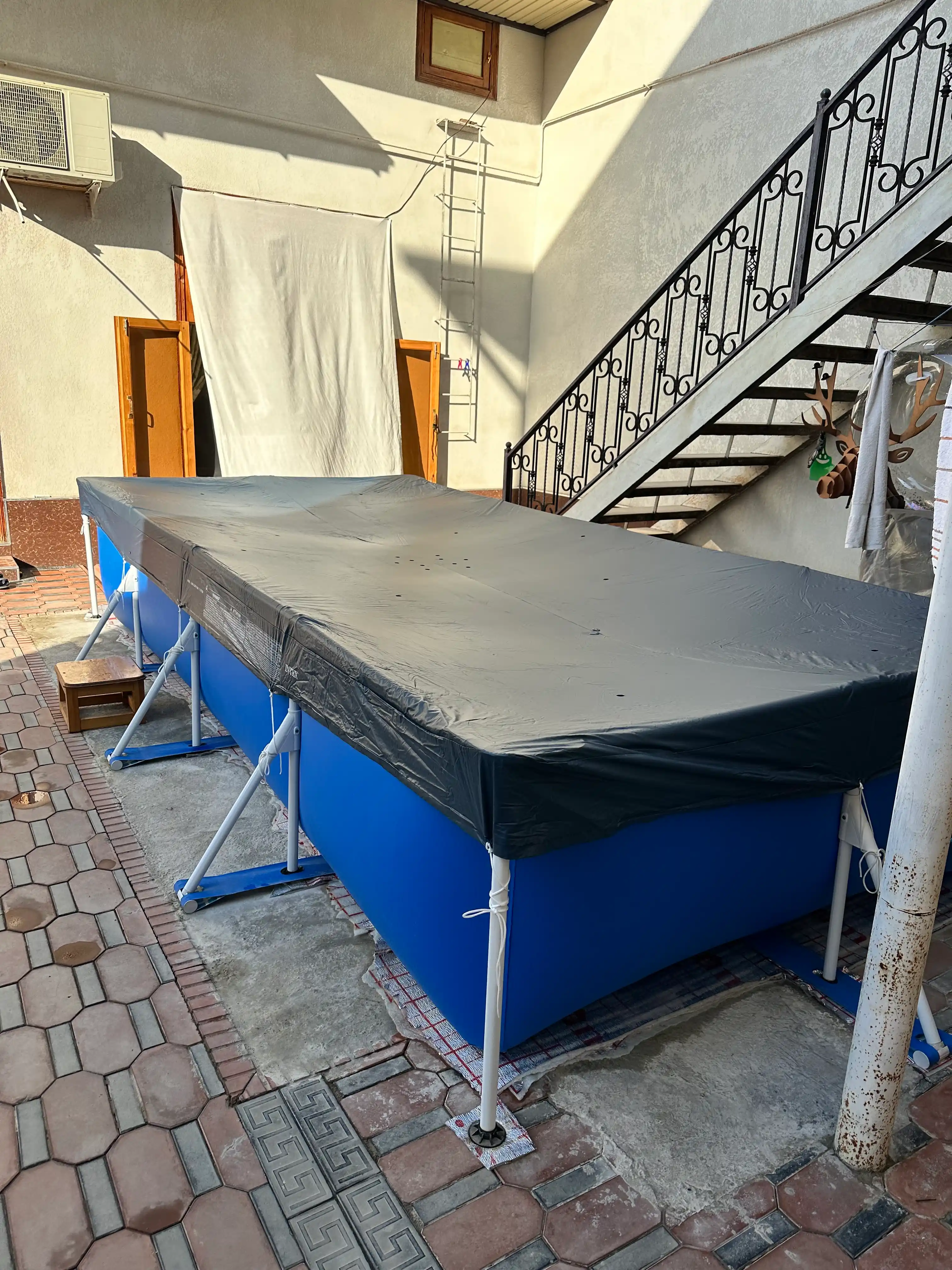 Karkasli basseyn uchun tent, chang va barglardan himoya yopqichi