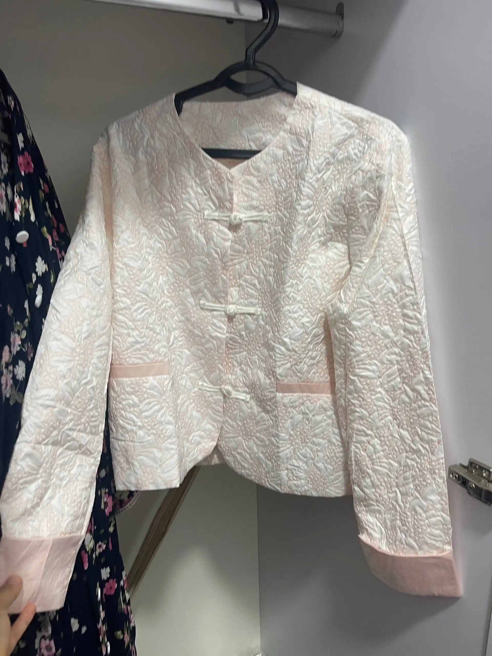 Ayollar koftasi, jaket, jakkard, ayollar bluzkasi, kuzgi bluzka, qizlar koftasi
