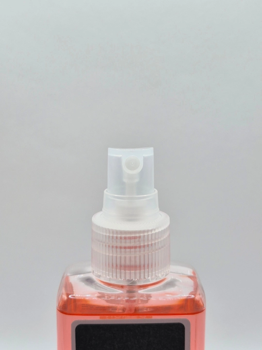 Black Opium Tana uchun xushbo'ylantiruvchi sprey-mist Body Mist, 250 ml