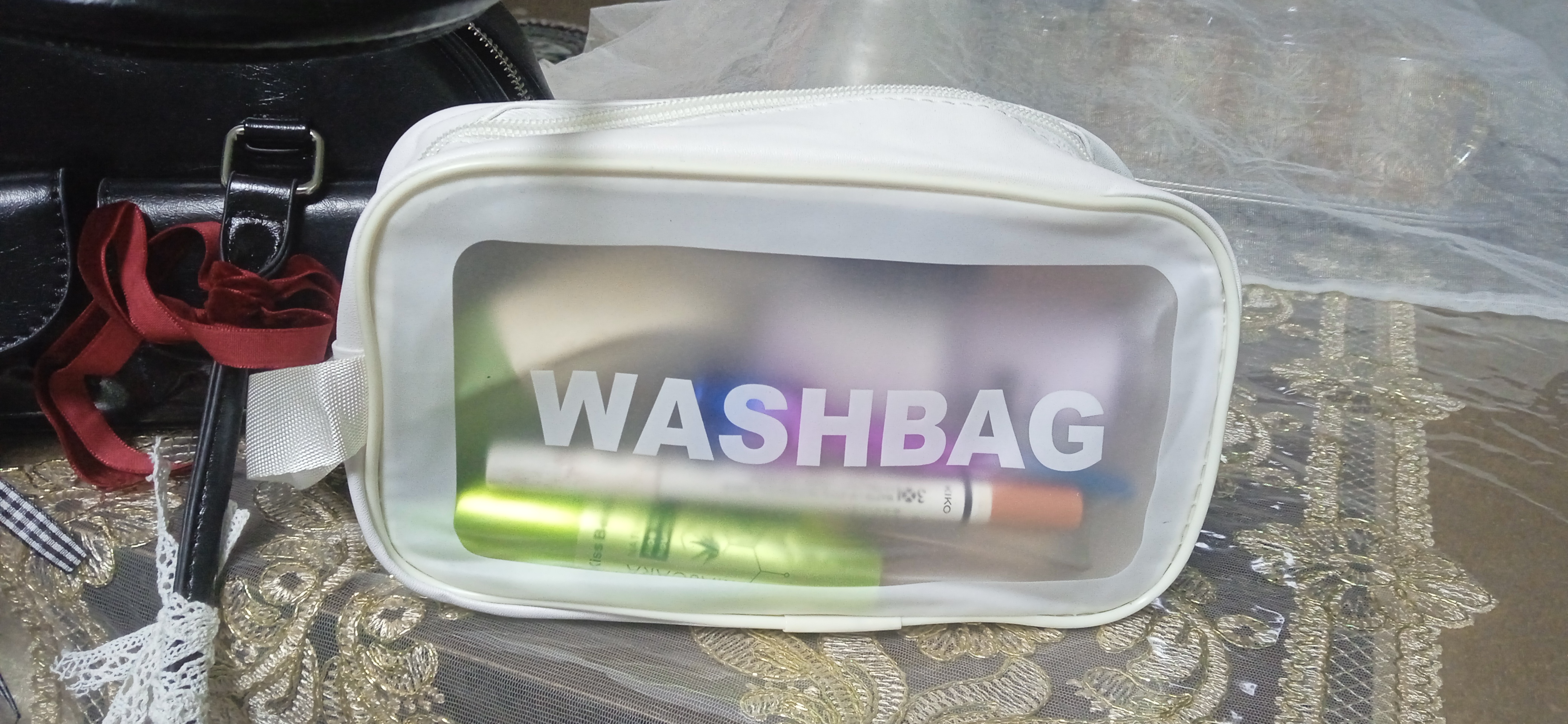 “WASHBAG”  3 xil o‘lchamli va 4 rangli suv o‘tkazmaydigan kosmetik sumkalar  (PVX-neylon)