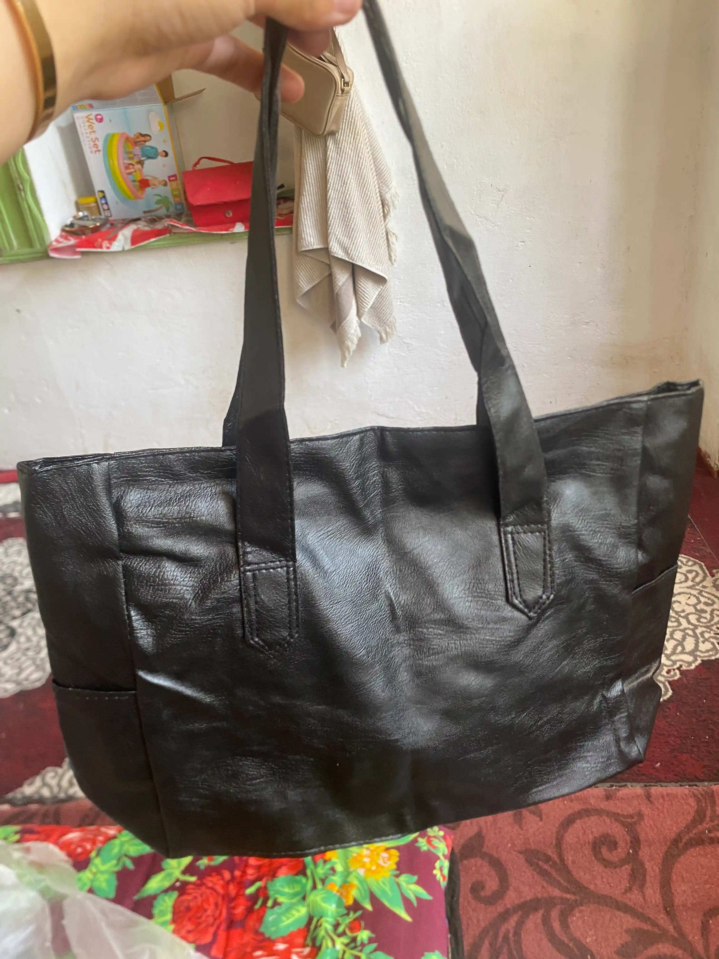 Ayollar uchun katta yelka sumkasi, charmdan, o‘qish uchun, A4, tout 