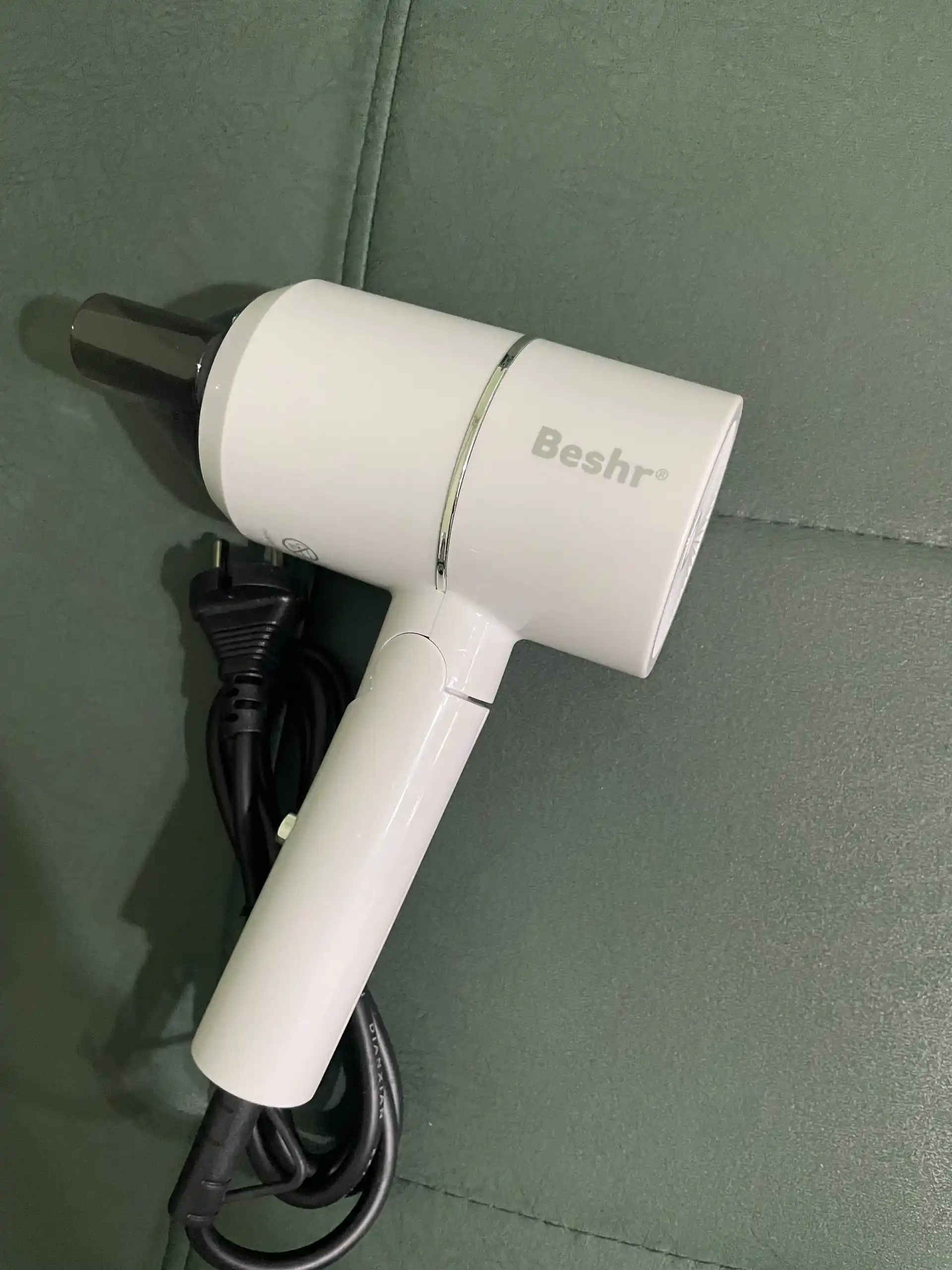 Beshr fen soch quritish uchun, 1250W, soch quritgich, 1 ta nasadka, issiq va iliq havo