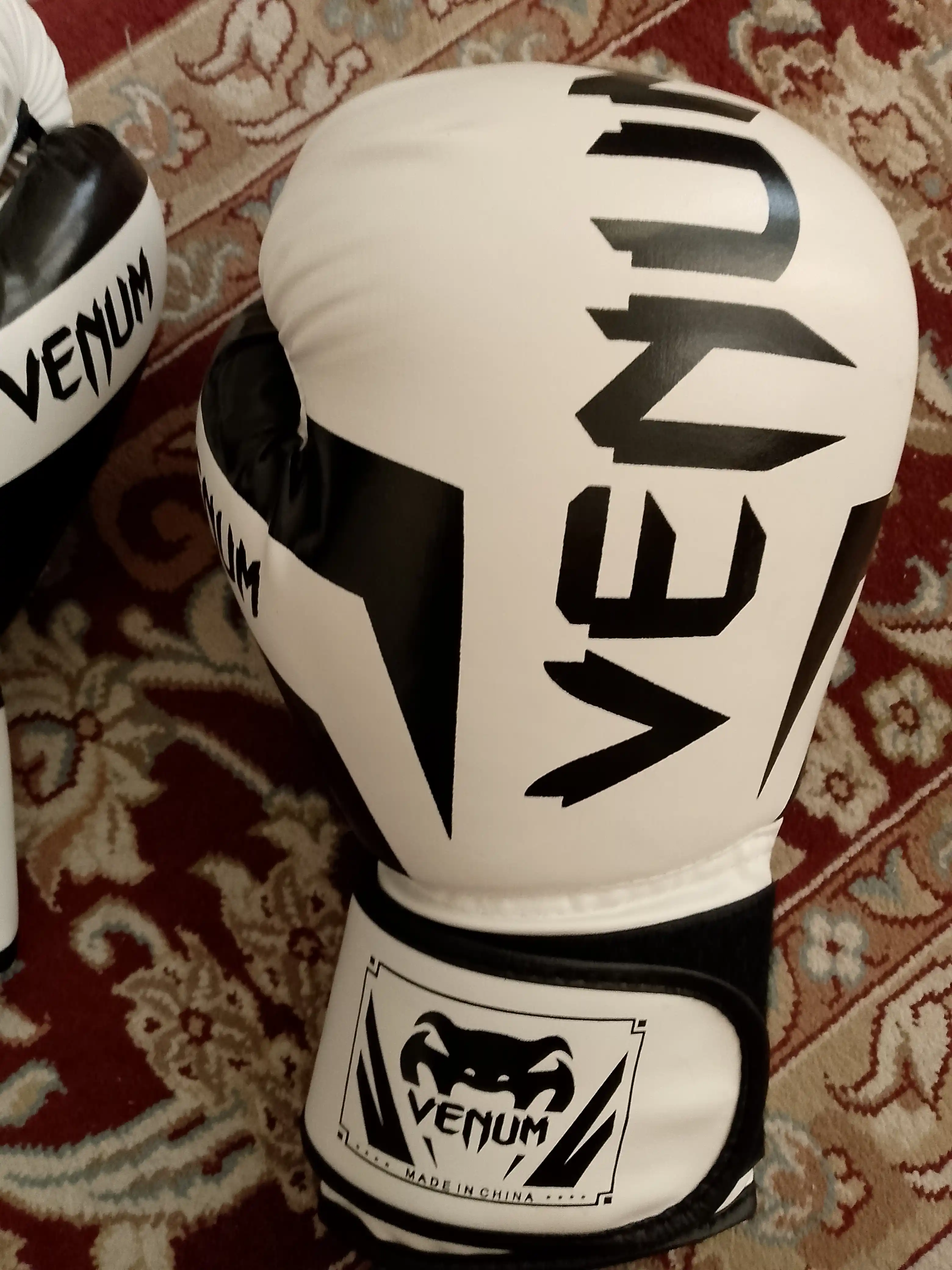 Venum boks qo‘lqoplari — boks, sparring va fitnes uchun professional qo‘lqoplar, 10–14 oz
