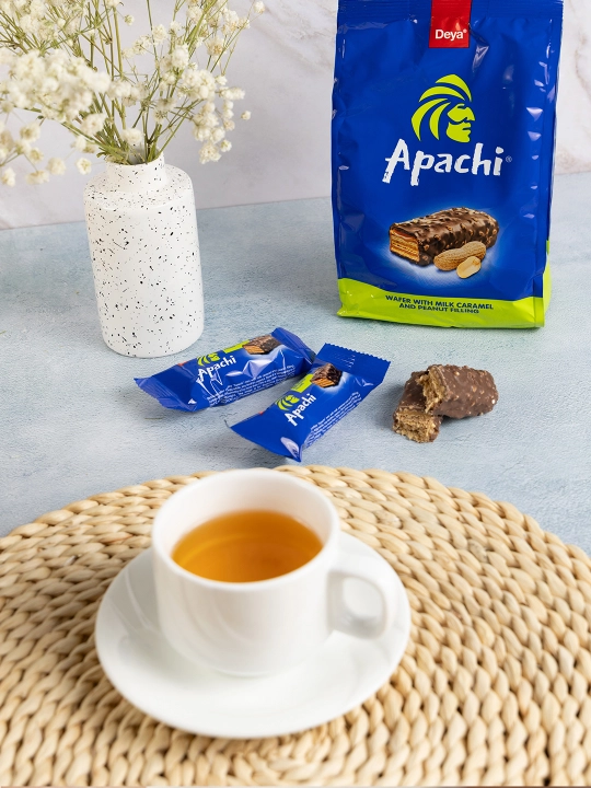 Yeryong'oq va sutli karamelli APACHI shokolad bilan qoplangan mini batonchiklari, kvadro-pachka 200 g