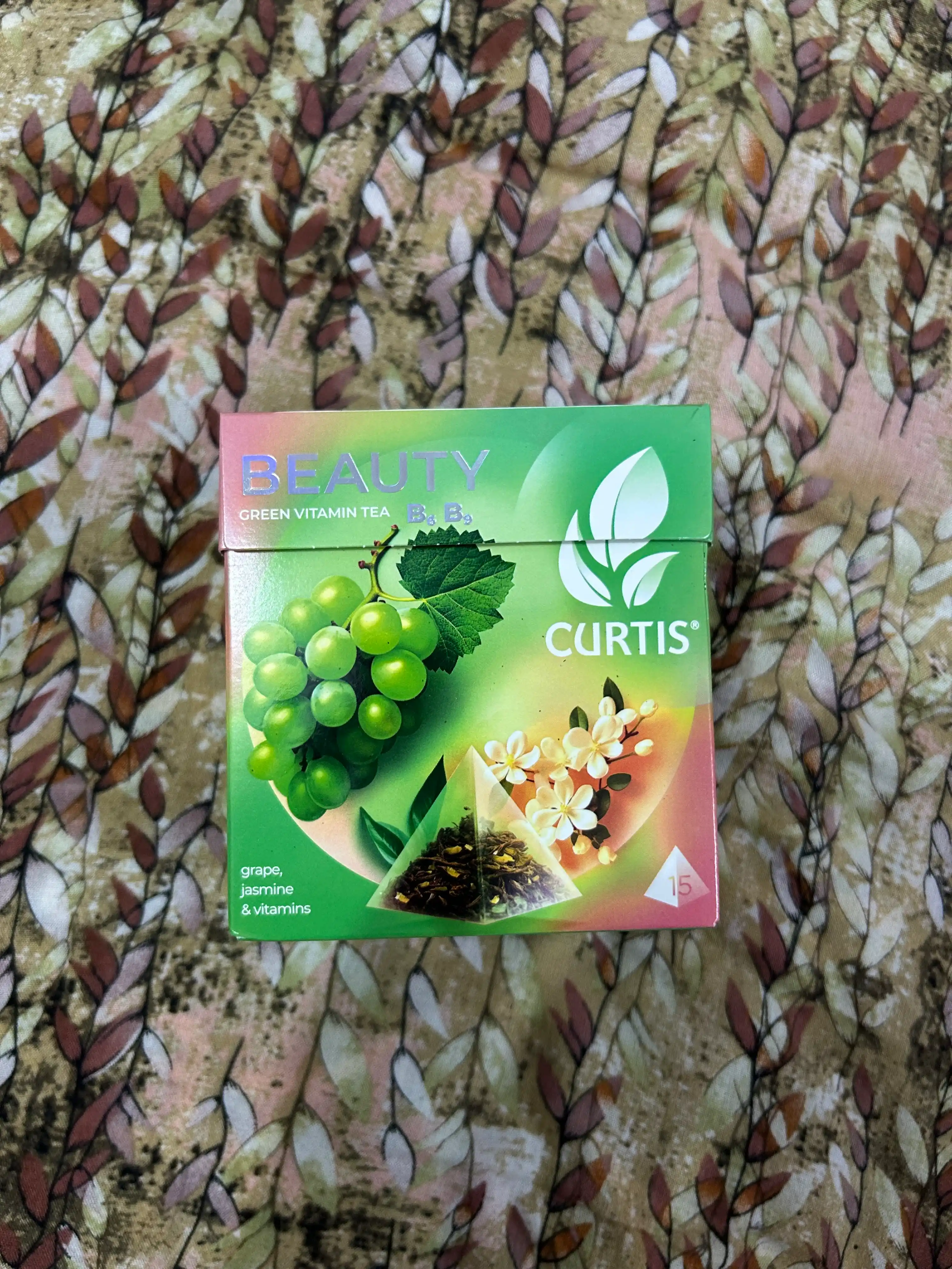 Чай зеленый Curtis "Beauty" с кусочками винограда и витаминами В6, В9, 15 пирамидок