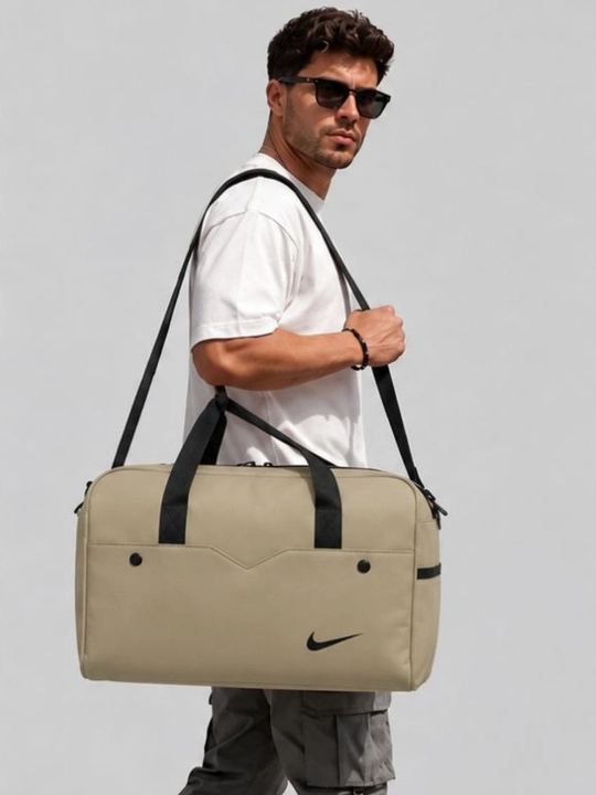 Mashg‘ulotlar va sayohatlar uchun unisex sport yo‘l sumkasi