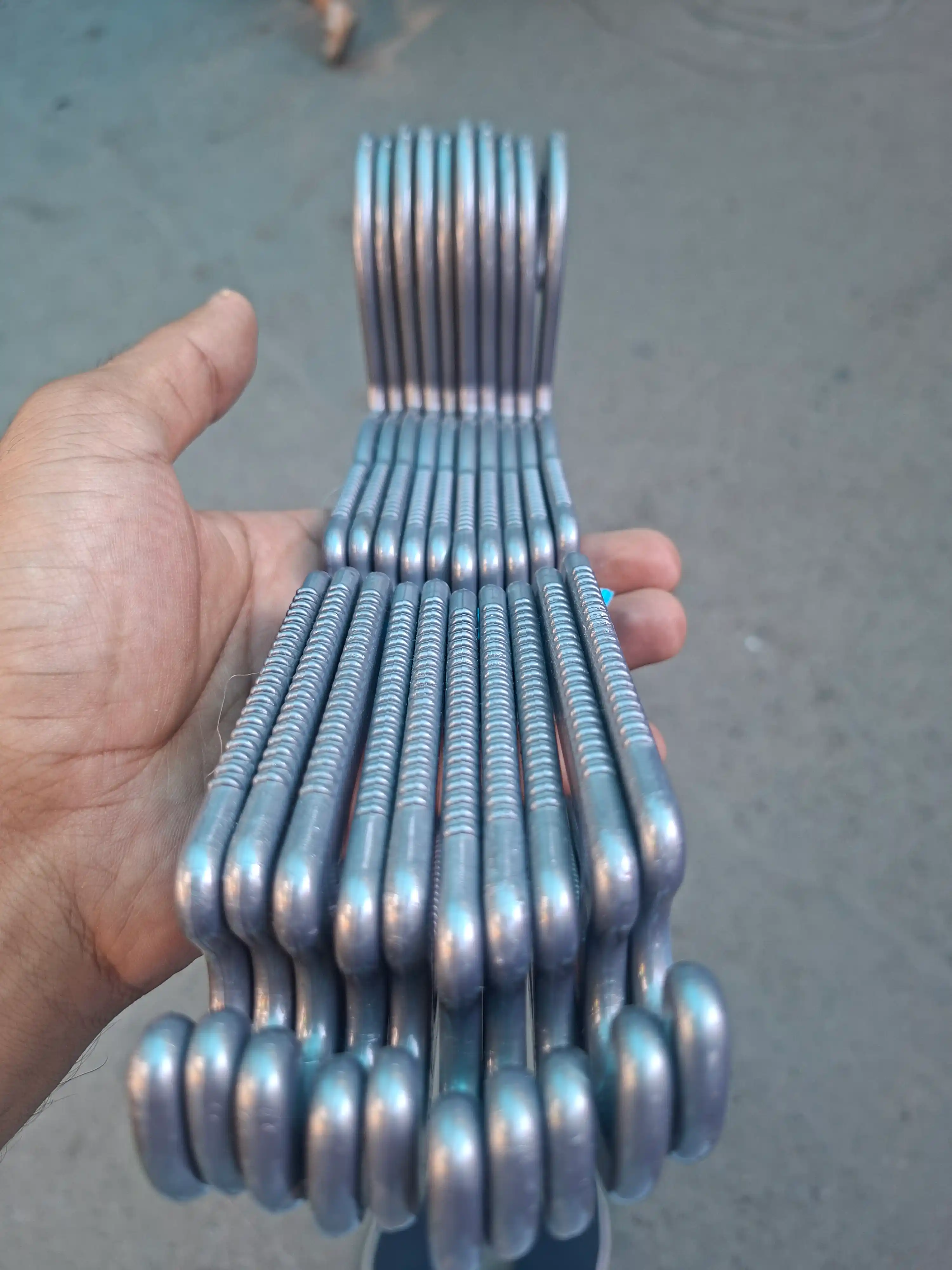 Plastik kiyim ilgichlar, sirpanishga qarshi tishli 42 sm 5, 10, 20, 30 dona