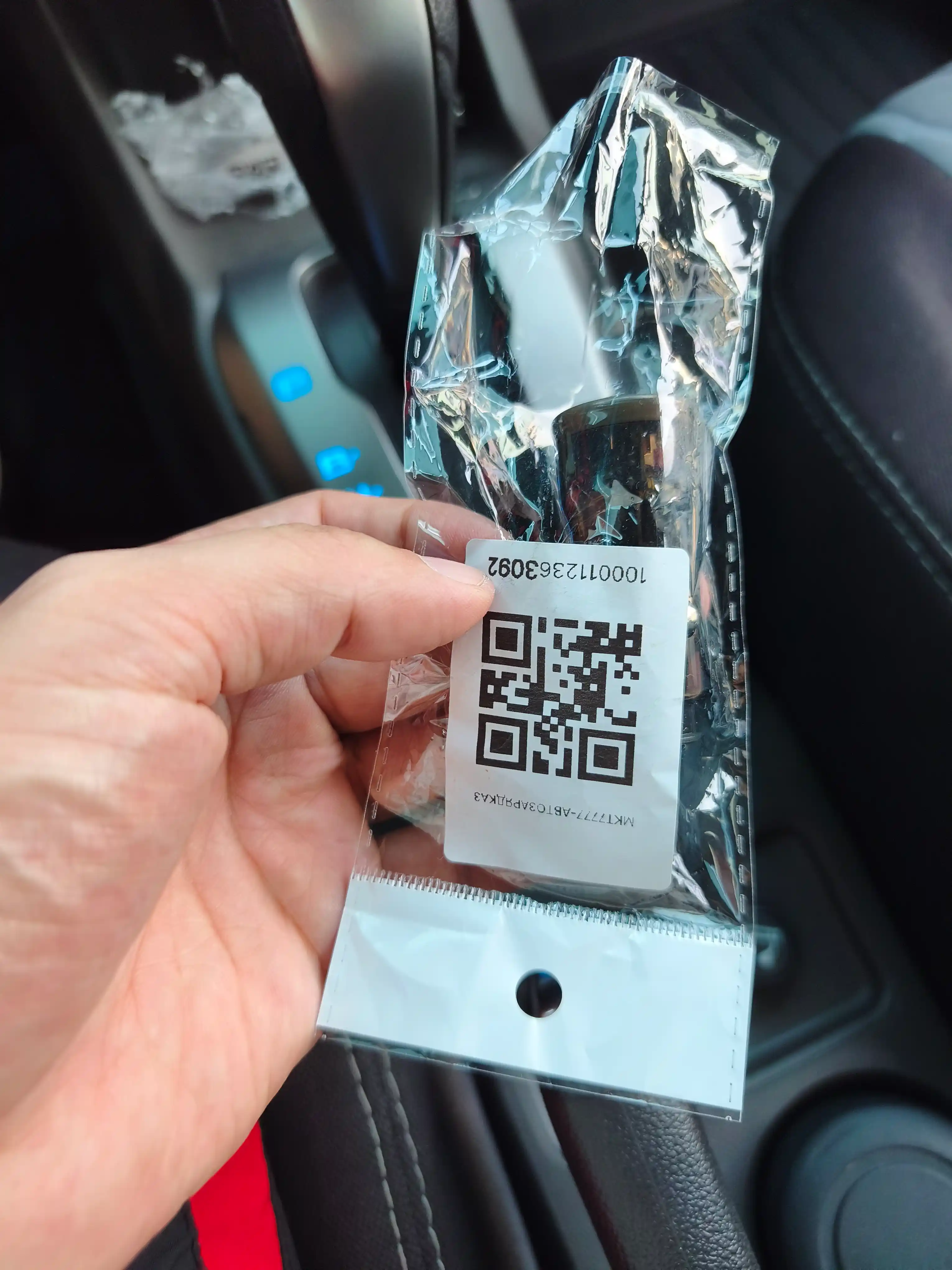 20 Vtgacha tez quvvatlovchi avtomobil zaryadlagichi, USB-A + Type-C