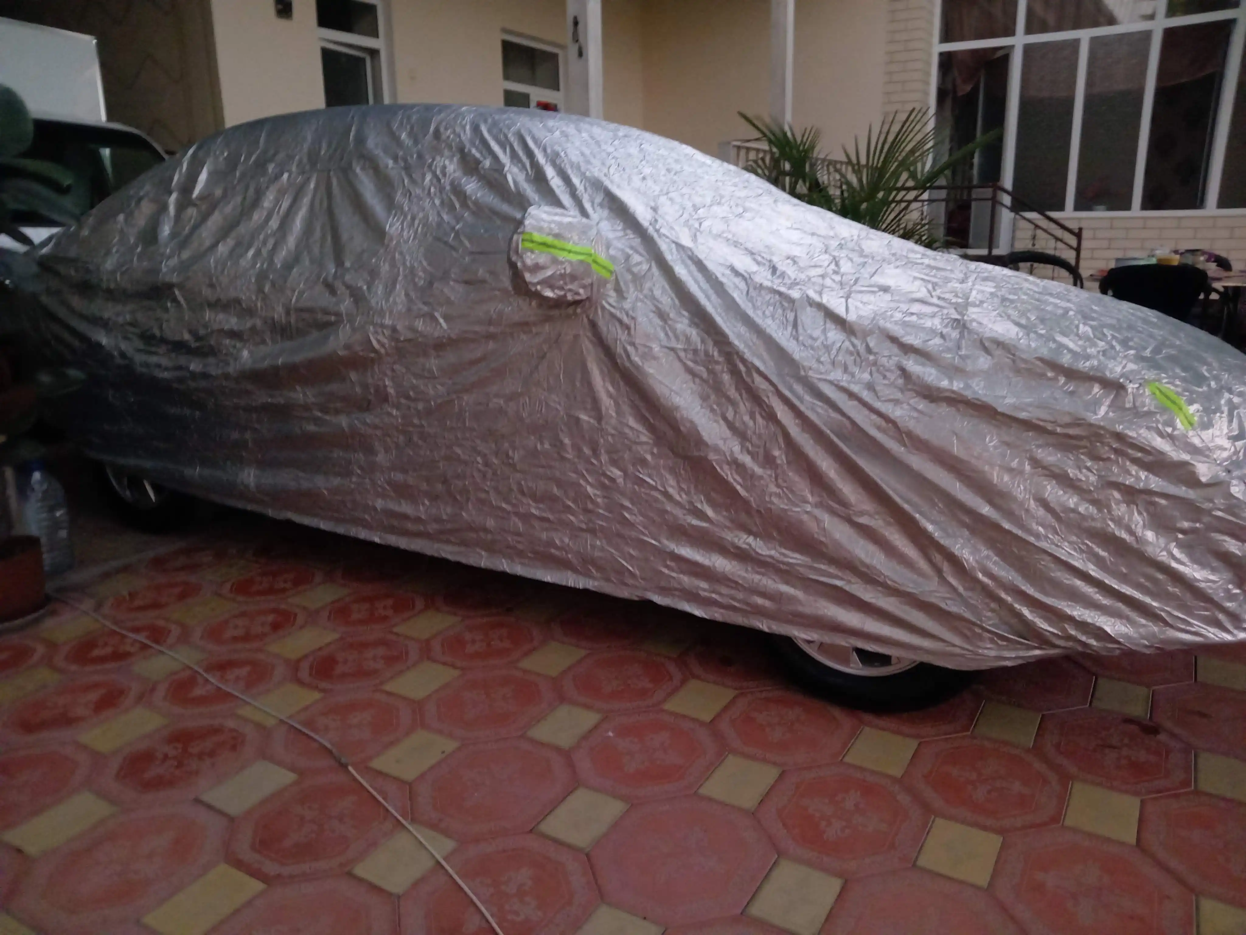 AVTOTENT universal barcha fasl uchun mos keladigan, suv oʻtkazmaydigan himoya tent g‘ilofi