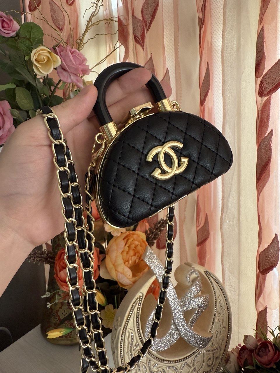 Mini kosmetik ko‘zgu-sumkacha, kross-bodi, zanjirli, CHANEL uslubida
