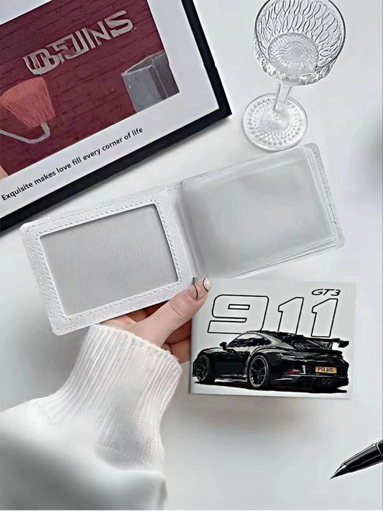 Ekokojadan tayyorlangan ixcham «Porsche» hamyon-vizitkasi