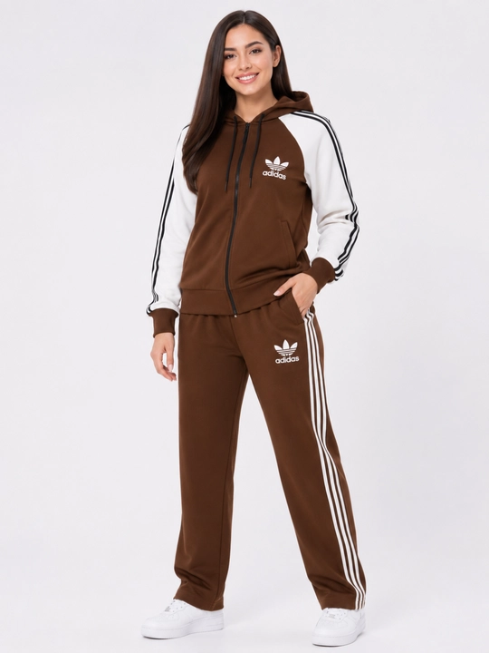 Ayollar sport kostyumi Adidas, kapyushonli, ikki qismli, trikotaj sport kostyumi