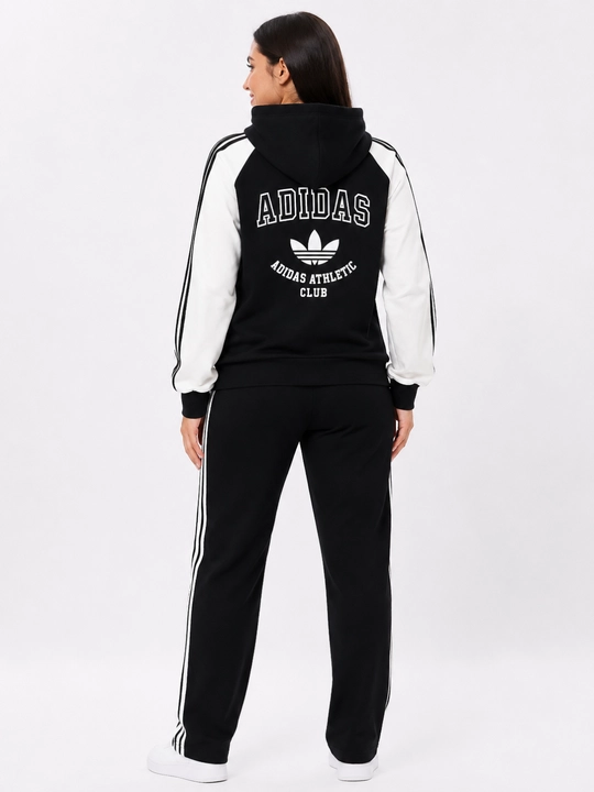 Ayollar sport kostyumi Adidas, kapyushonli, ikki qismli, trikotaj sport kostyumi
