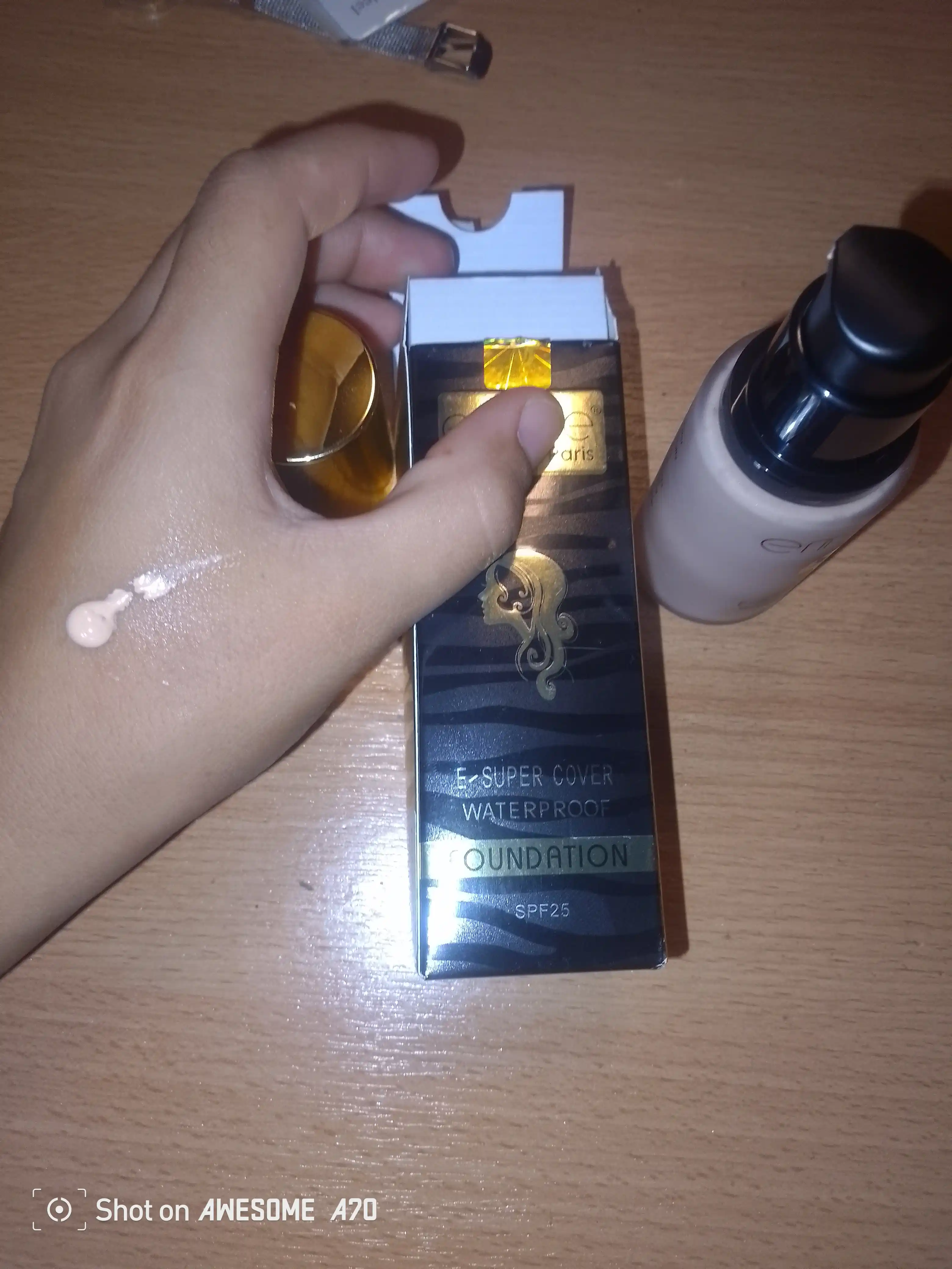 Tonal krem Emelie, SPF 25, namlovchi, mat ohang, 45 ml
