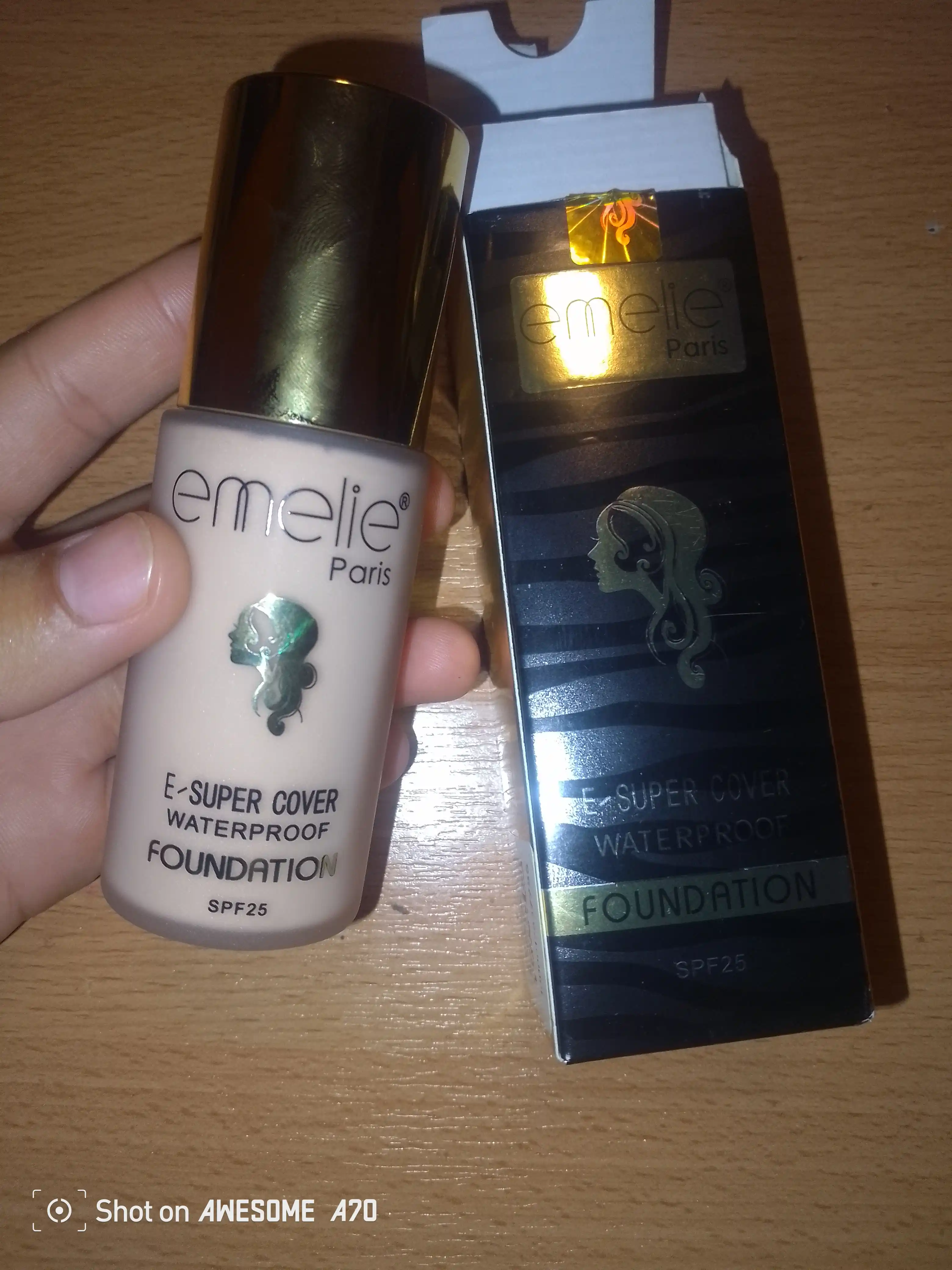 Tonal krem Emelie, SPF 25, namlovchi, mat ohang, 45 ml
